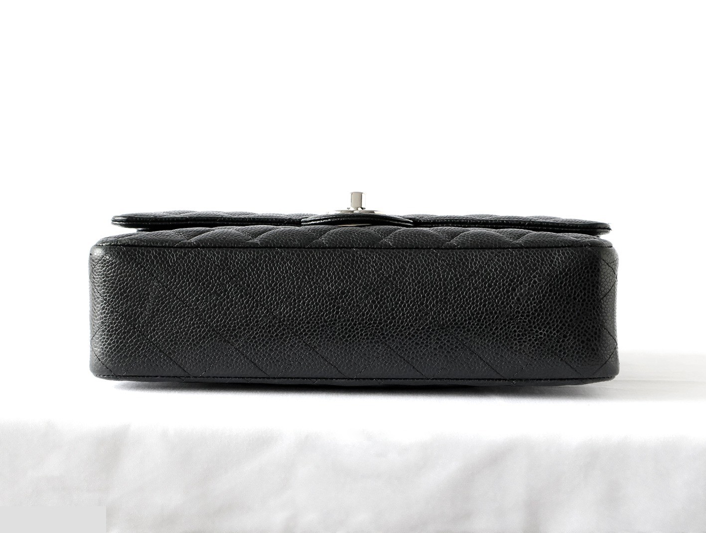 Caviar leather Matelassé 25 Double flap Double chain shoulder bag, black — view 5