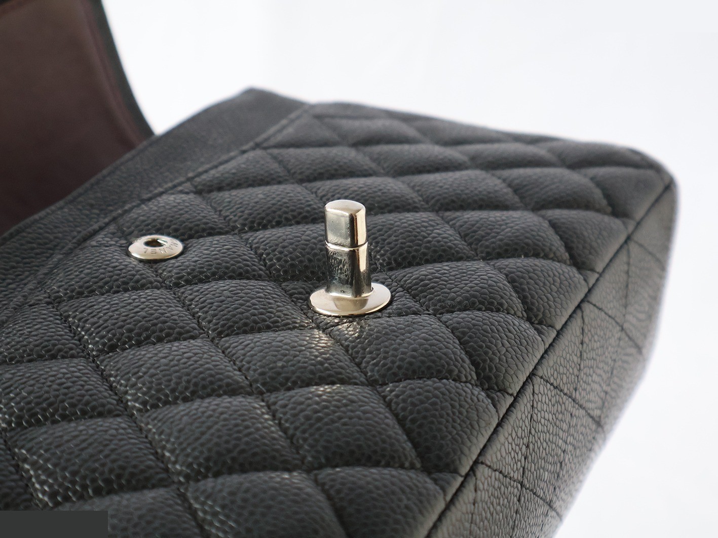 Caviar leather Matelassé 25 Double flap Double chain shoulder bag, black — view 9