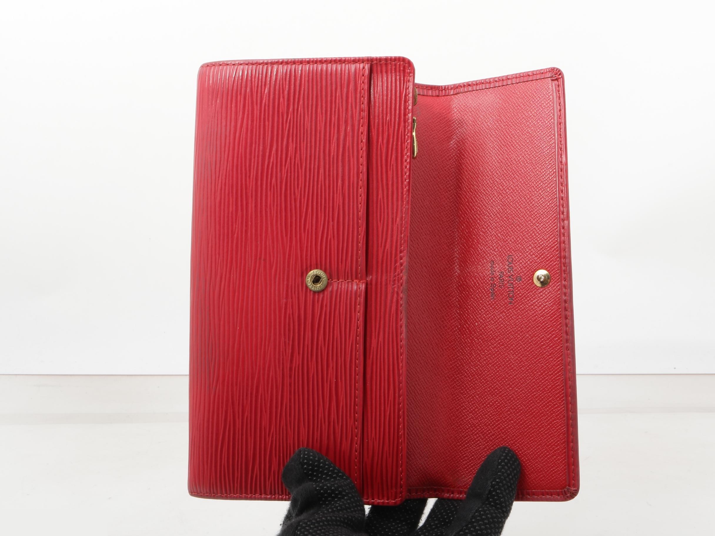 Epi Pochette Portemonnaie Credit Bi-fold Long Wallet — view 4