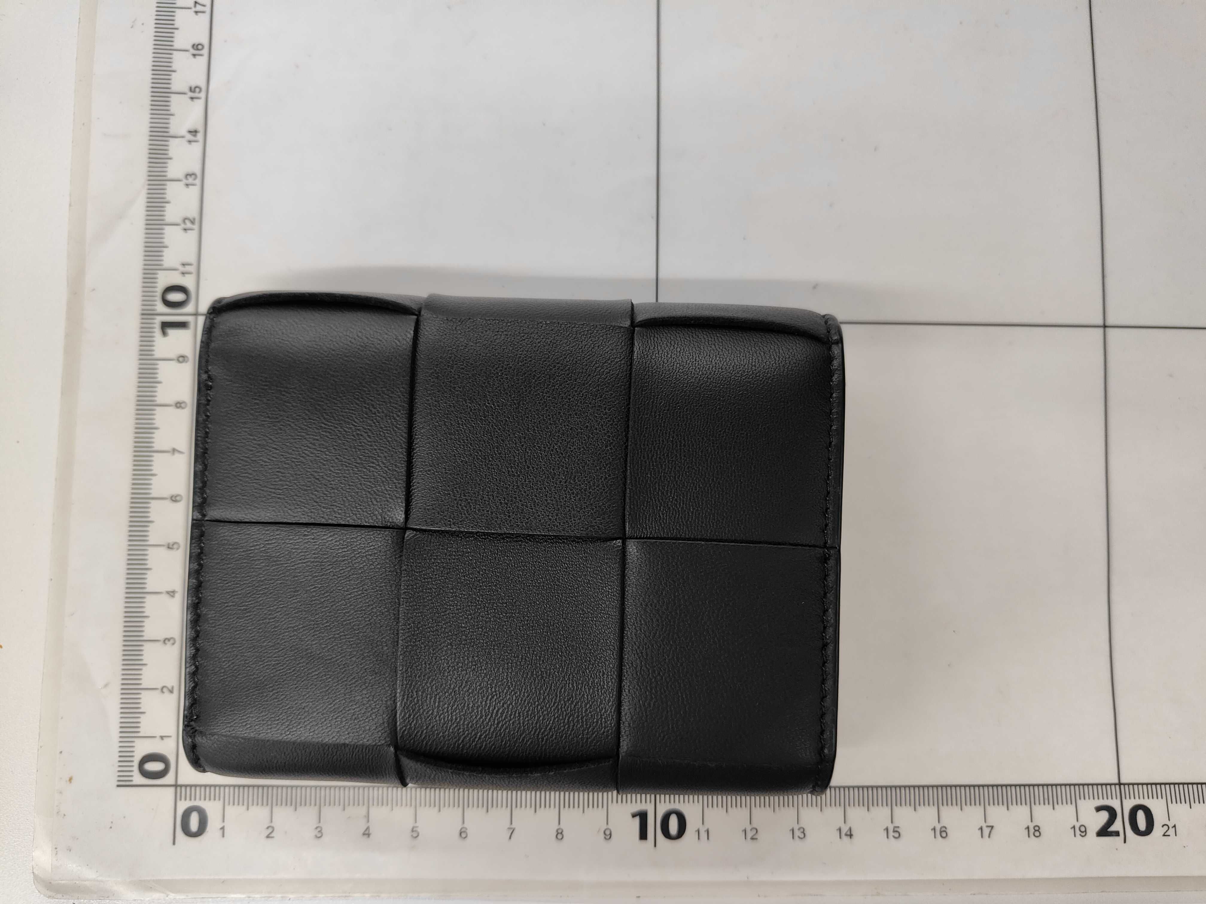 750245 V3UO1 Maxi Intrecciato Compact Wallet — view 2