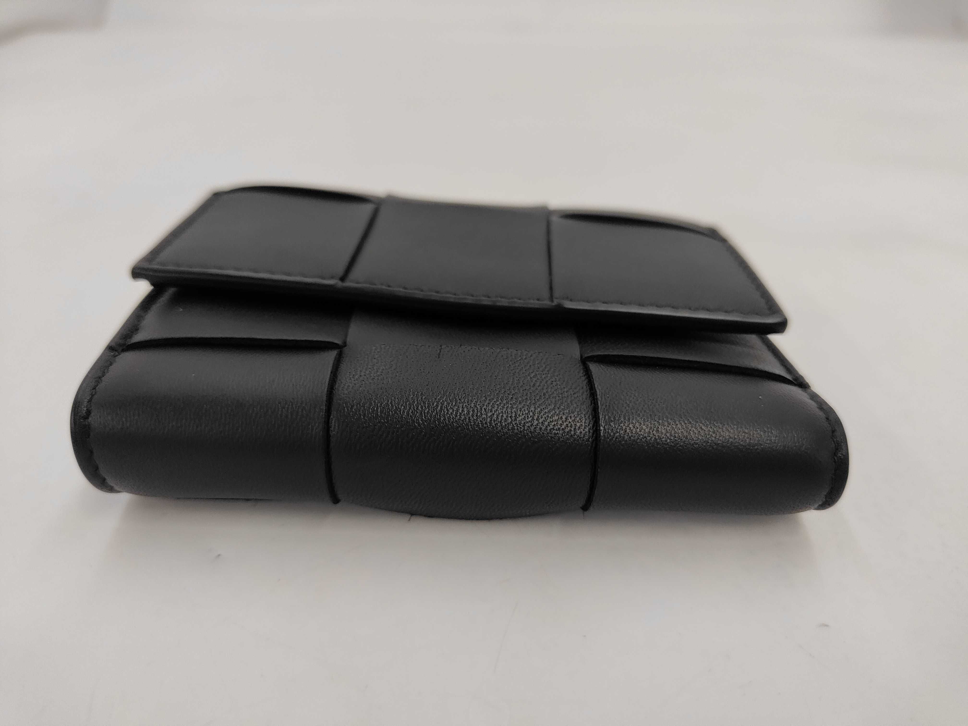 750245 V3UO1 Maxi Intrecciato Compact Wallet — view 3