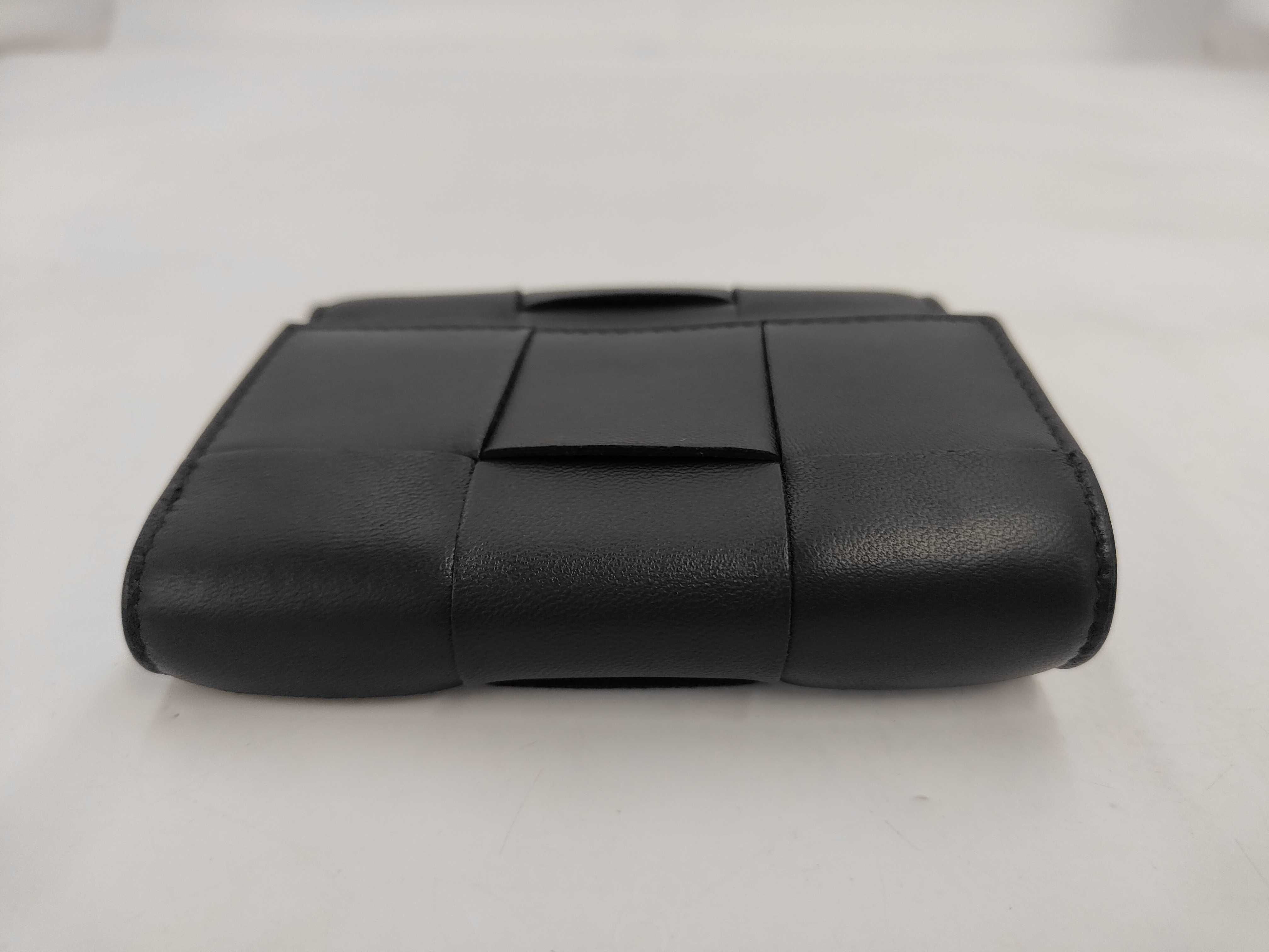 750245 V3UO1 Maxi Intrecciato Compact Wallet — view 5
