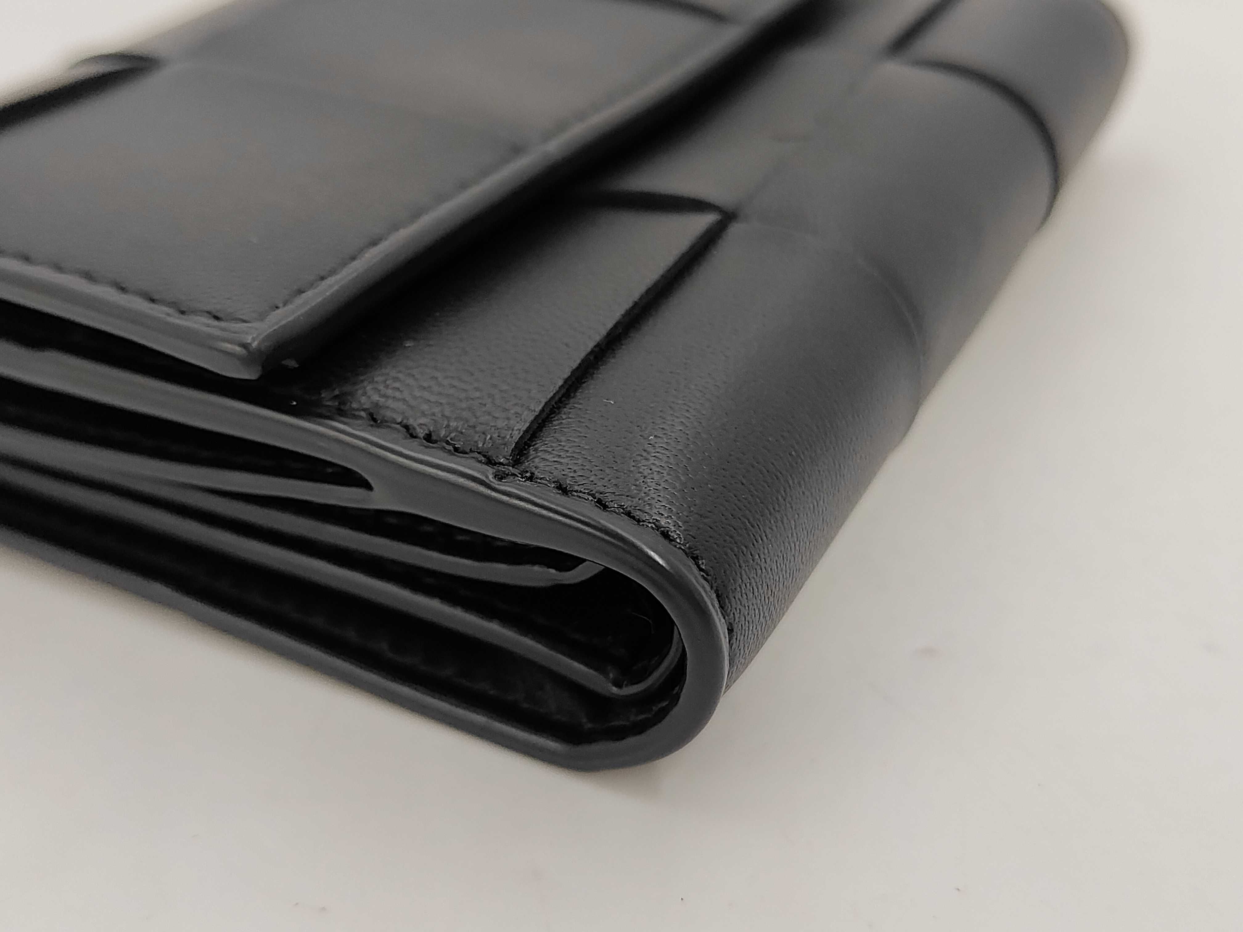 750245 V3UO1 Maxi Intrecciato Compact Wallet — view 6