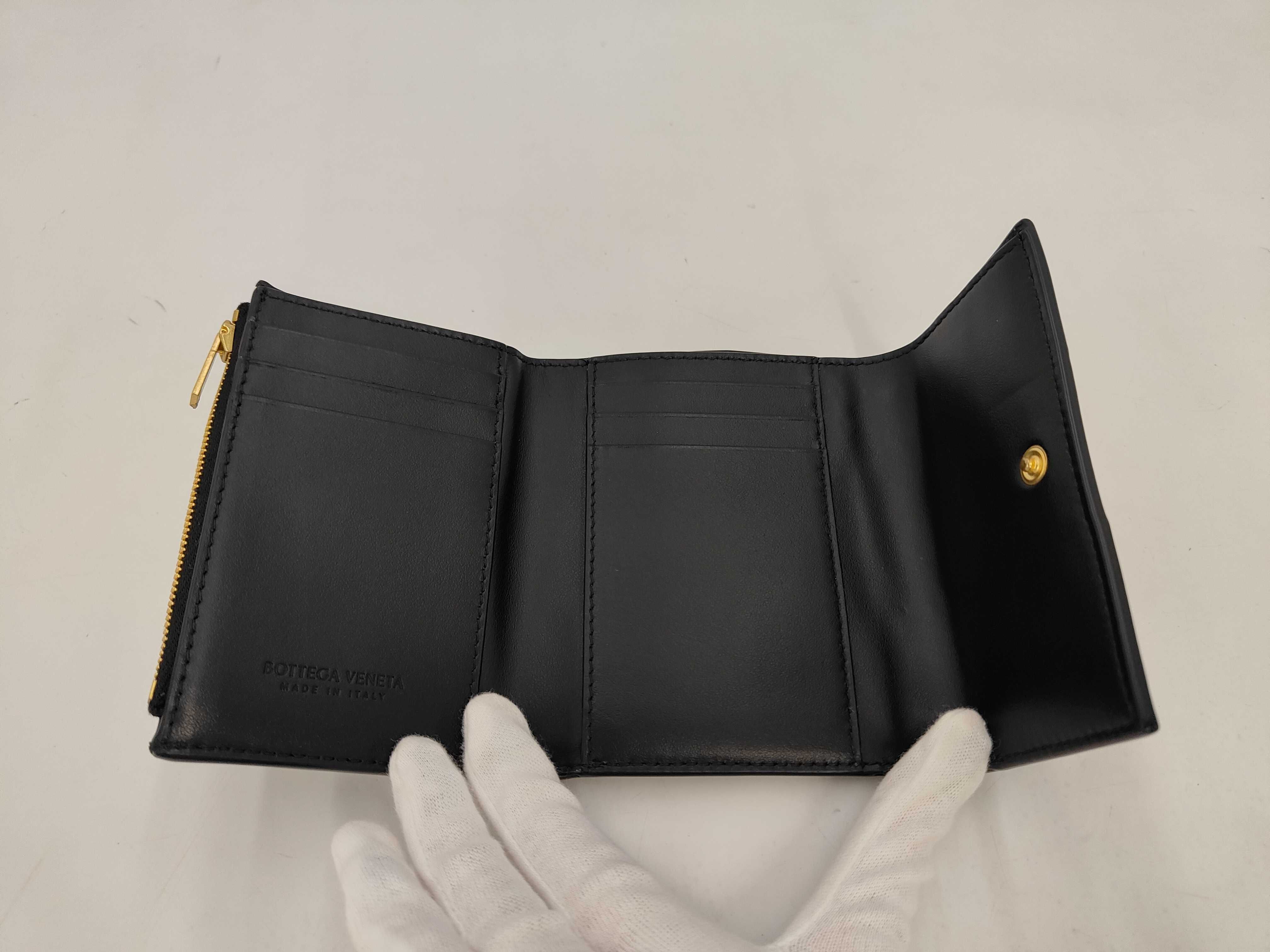 750245 V3UO1 Maxi Intrecciato Compact Wallet — view 7