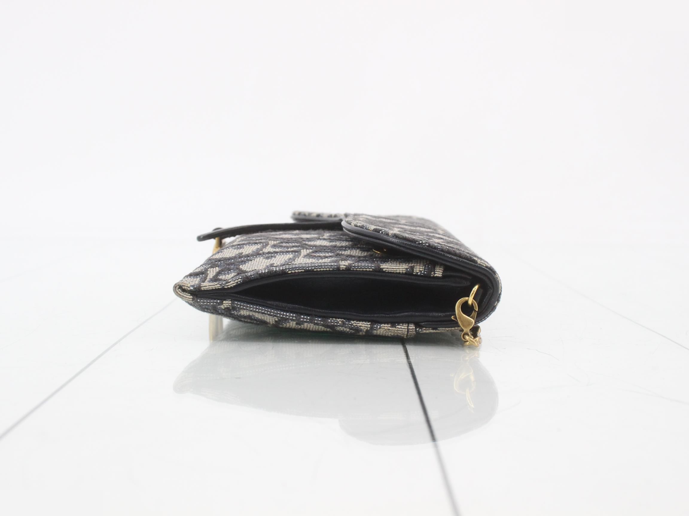 Trotter Oblique Saddle Chain Shoulder Bag — view 3