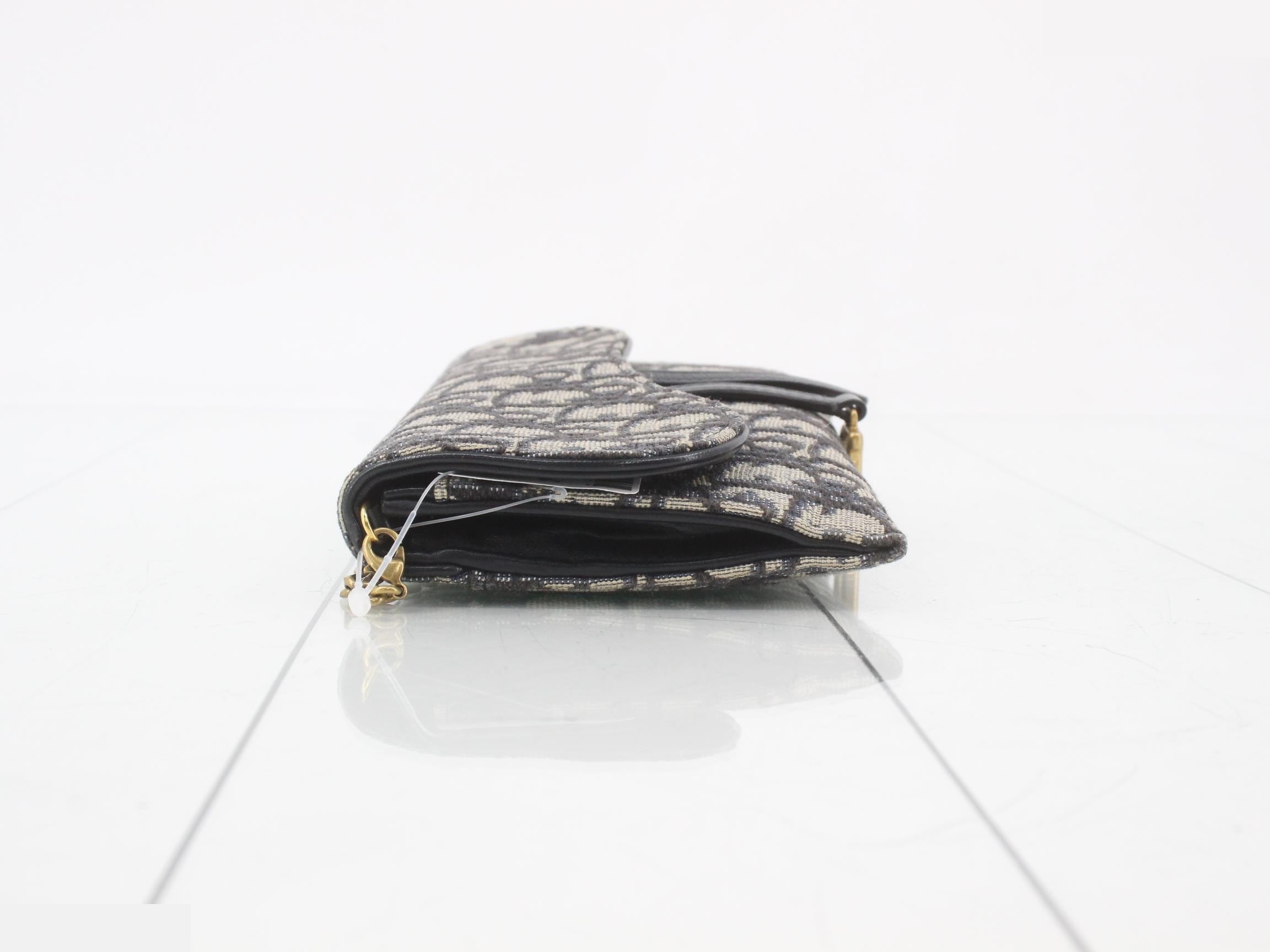 Trotter Oblique Saddle Chain Shoulder Bag — view 4