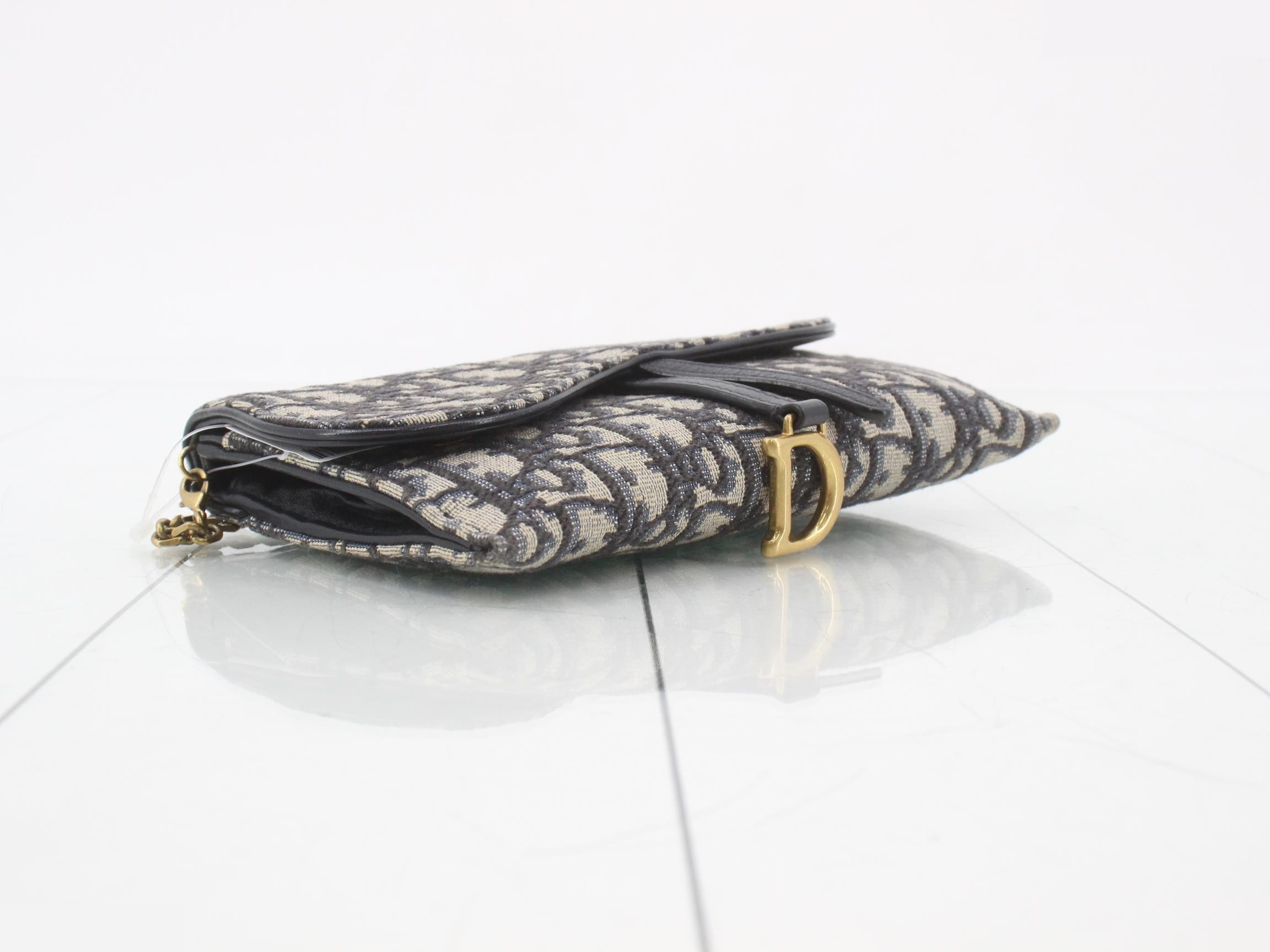 Trotter Oblique Saddle Chain Shoulder Bag — view 5