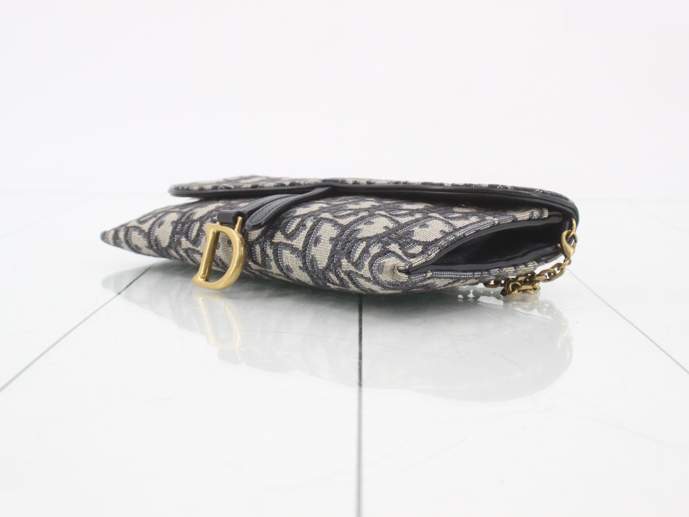 Trotter Oblique Saddle Chain Shoulder Bag — view 6