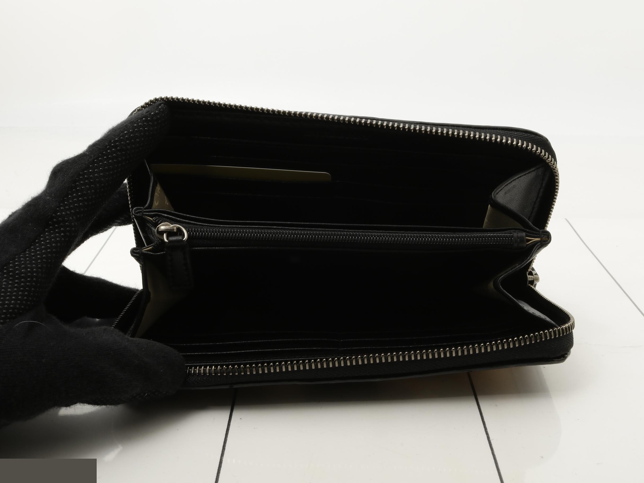 round-zip long wallet, check pattern — view 4