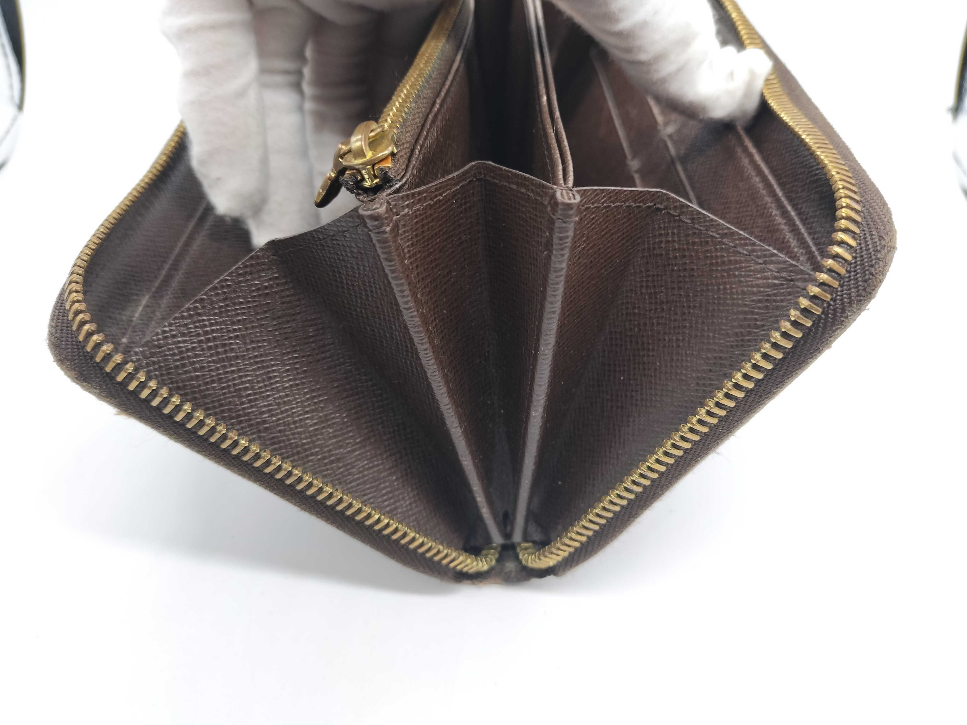Damier Round Zip Wallet — view 11
