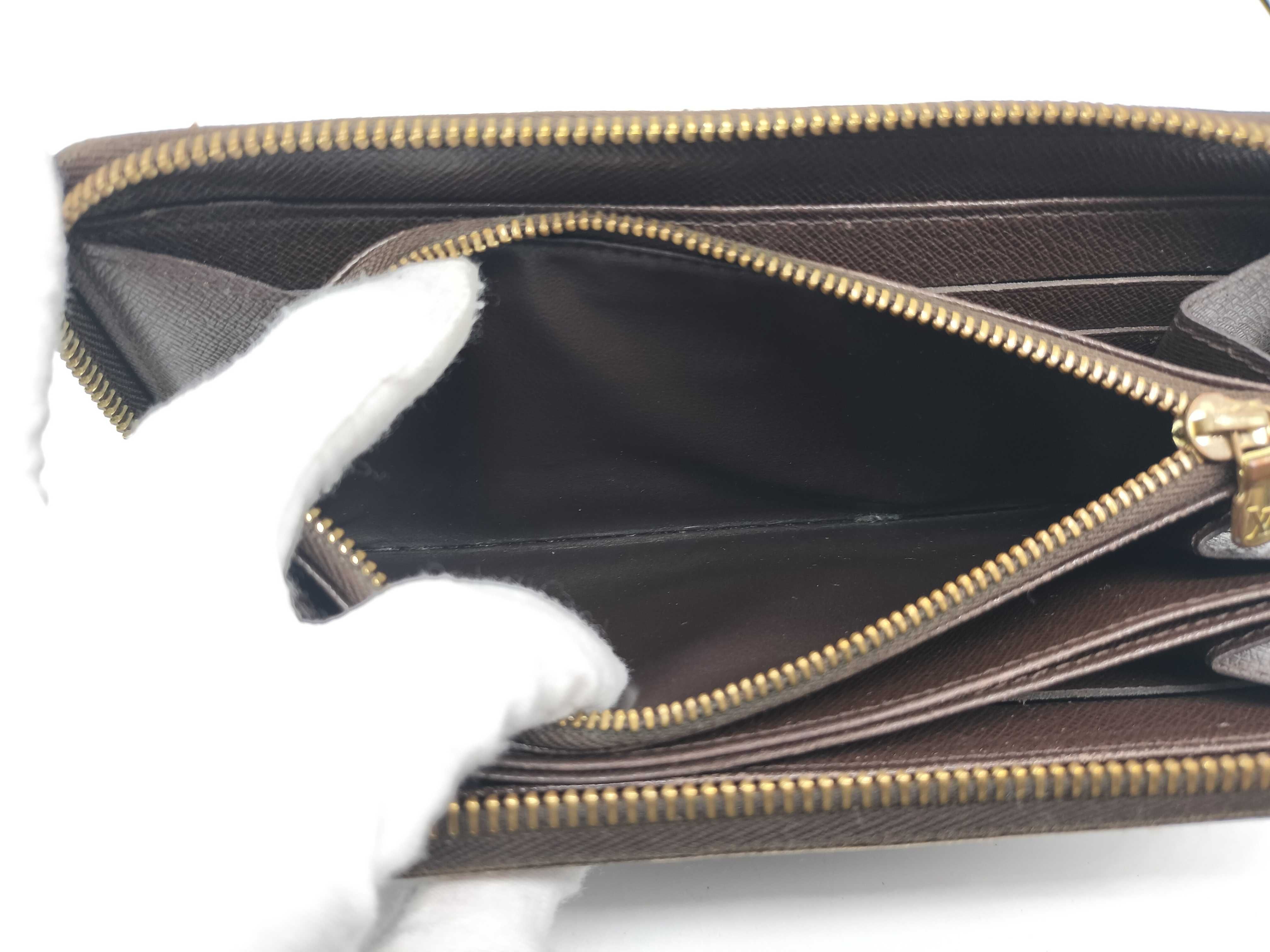 Damier Round Zip Wallet — view 12