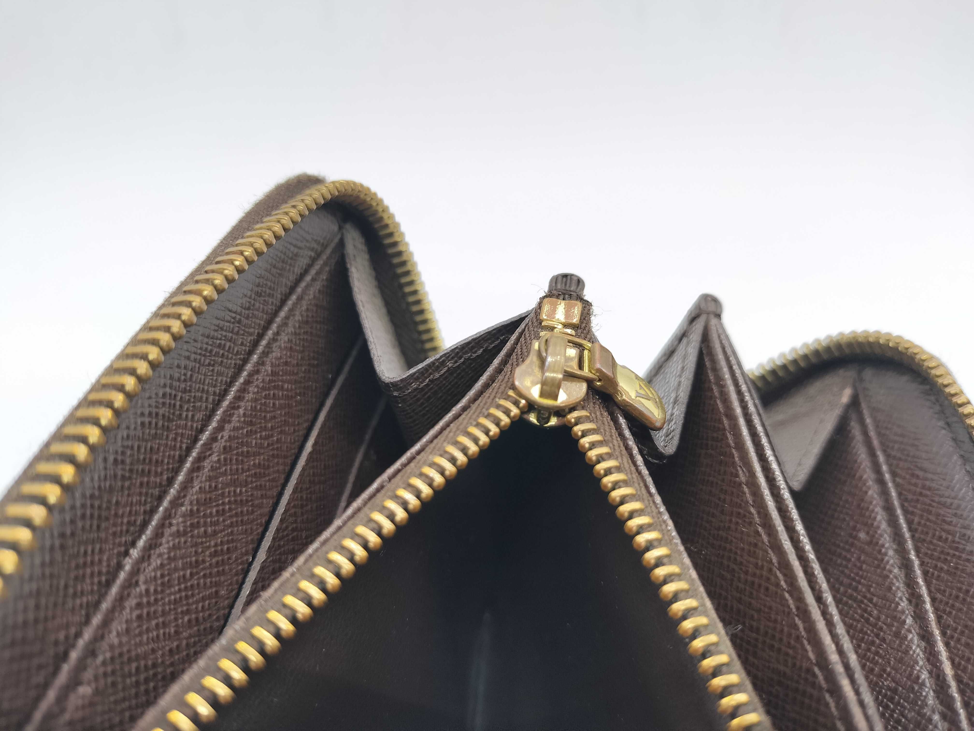 Damier Round Zip Wallet — view 13