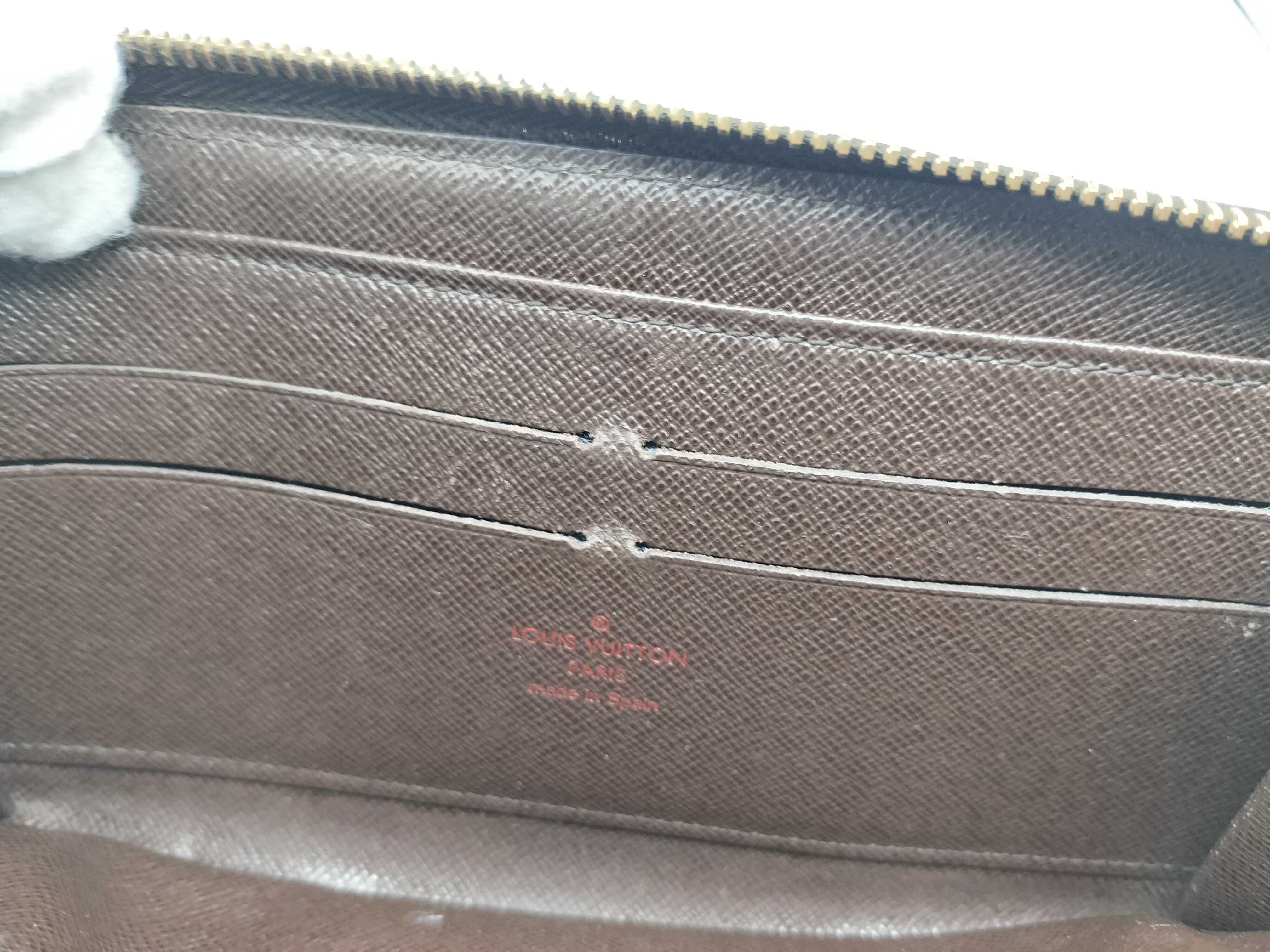 Damier Round Zip Wallet — view 10