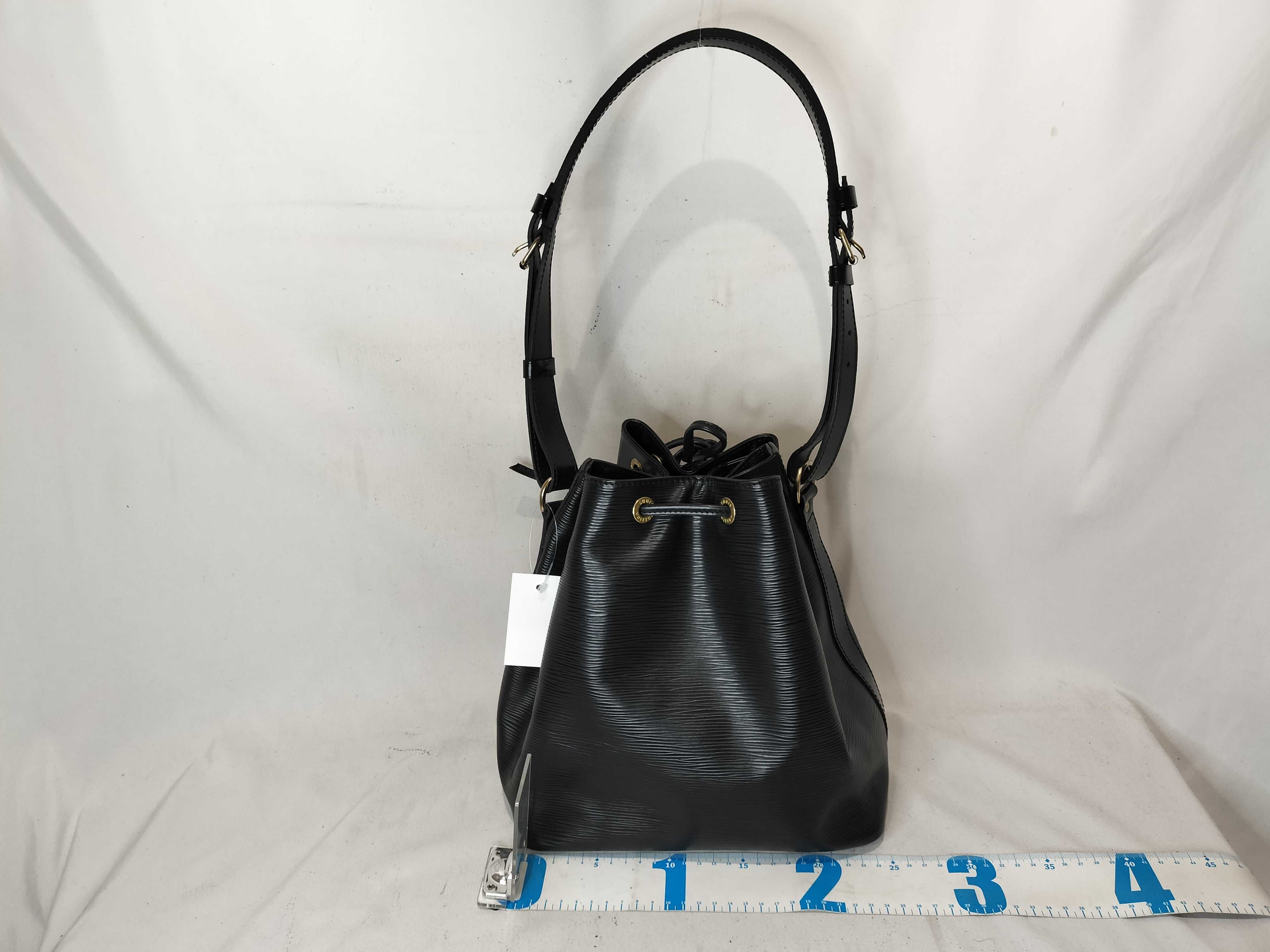 Epi Petit Noé Shoulder Bag — view 2