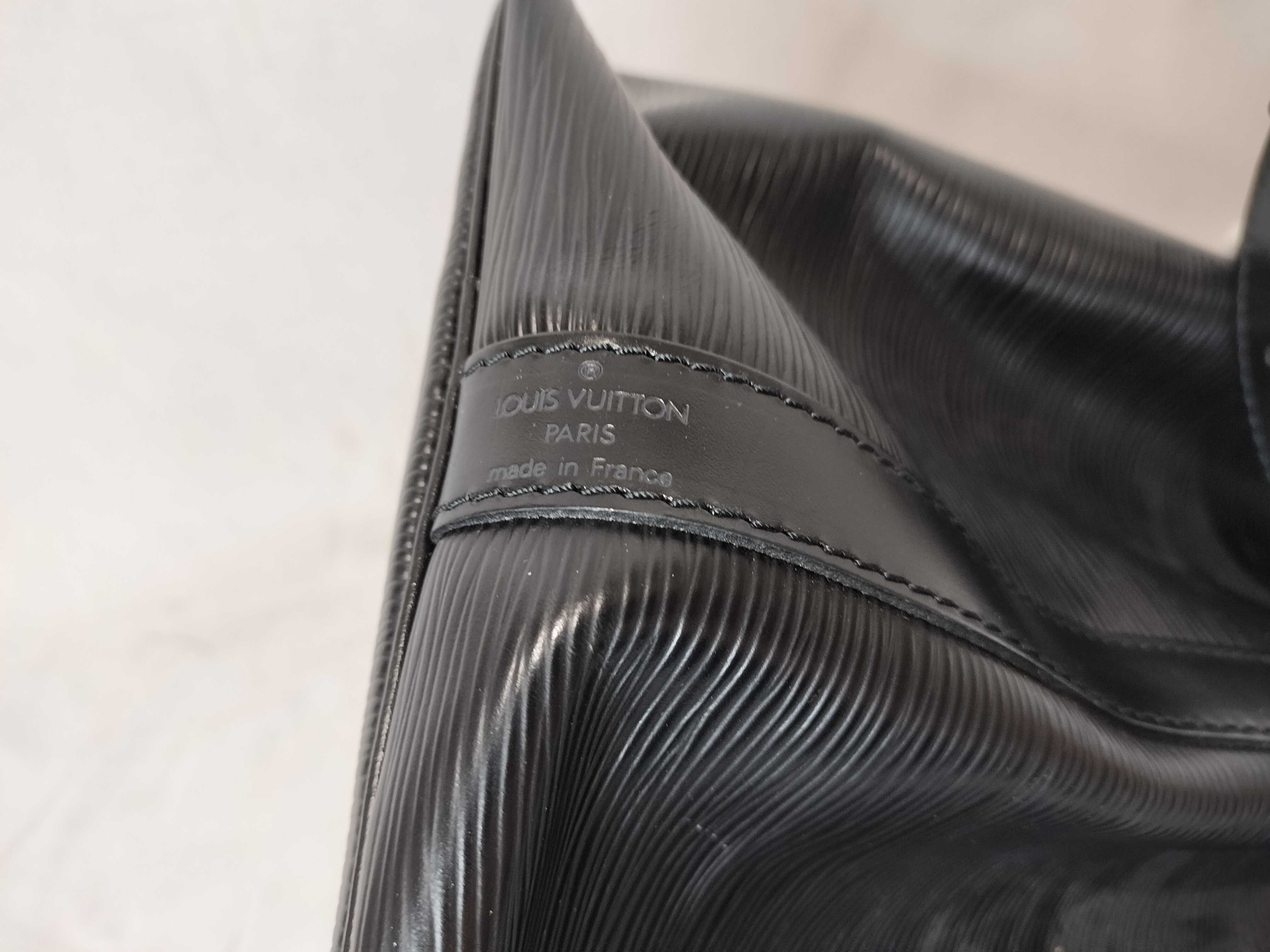 Epi Petit Noé Shoulder Bag — view 12