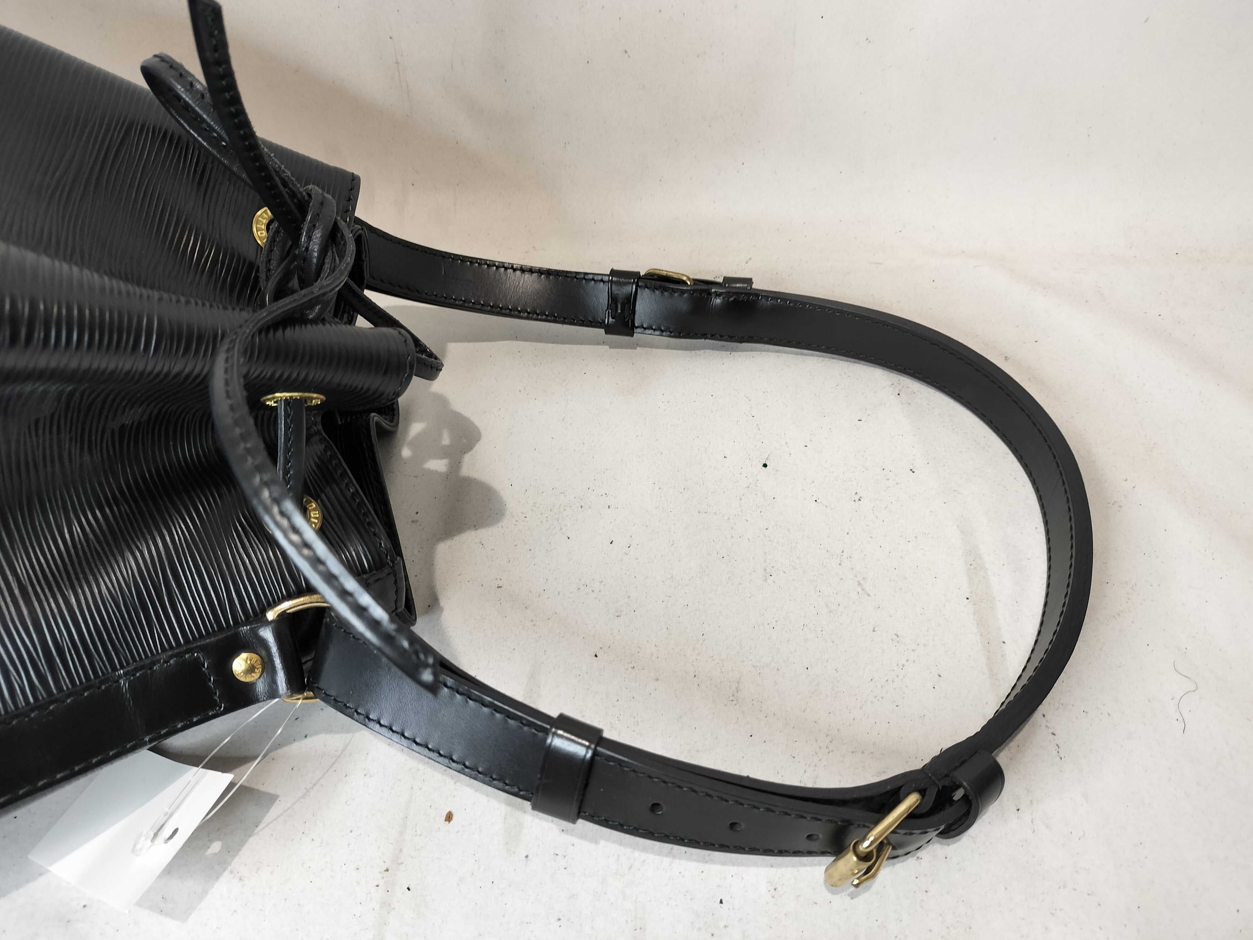 Epi Petit Noé Shoulder Bag — view 3