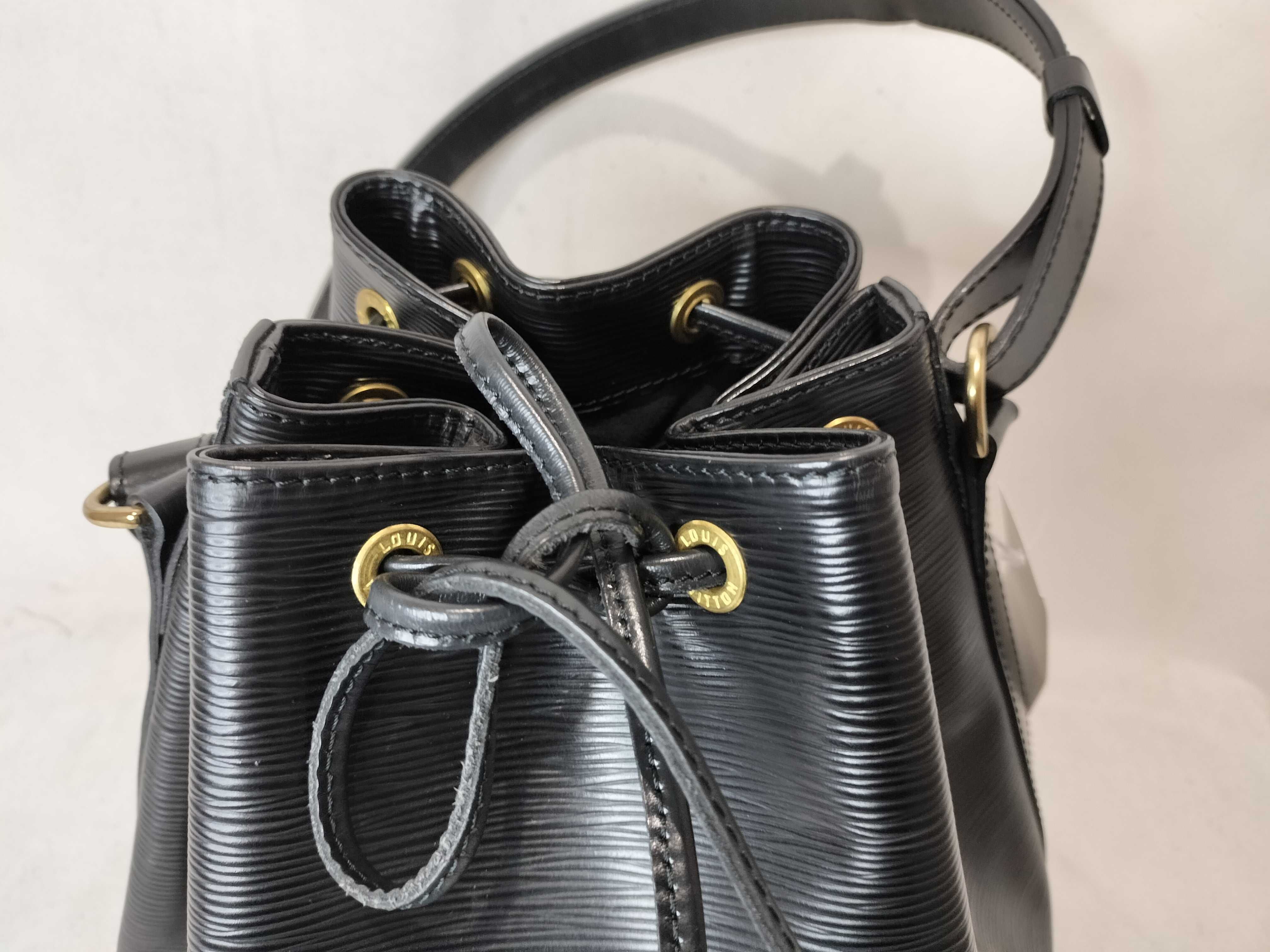 Epi Petit Noé Shoulder Bag — view 8