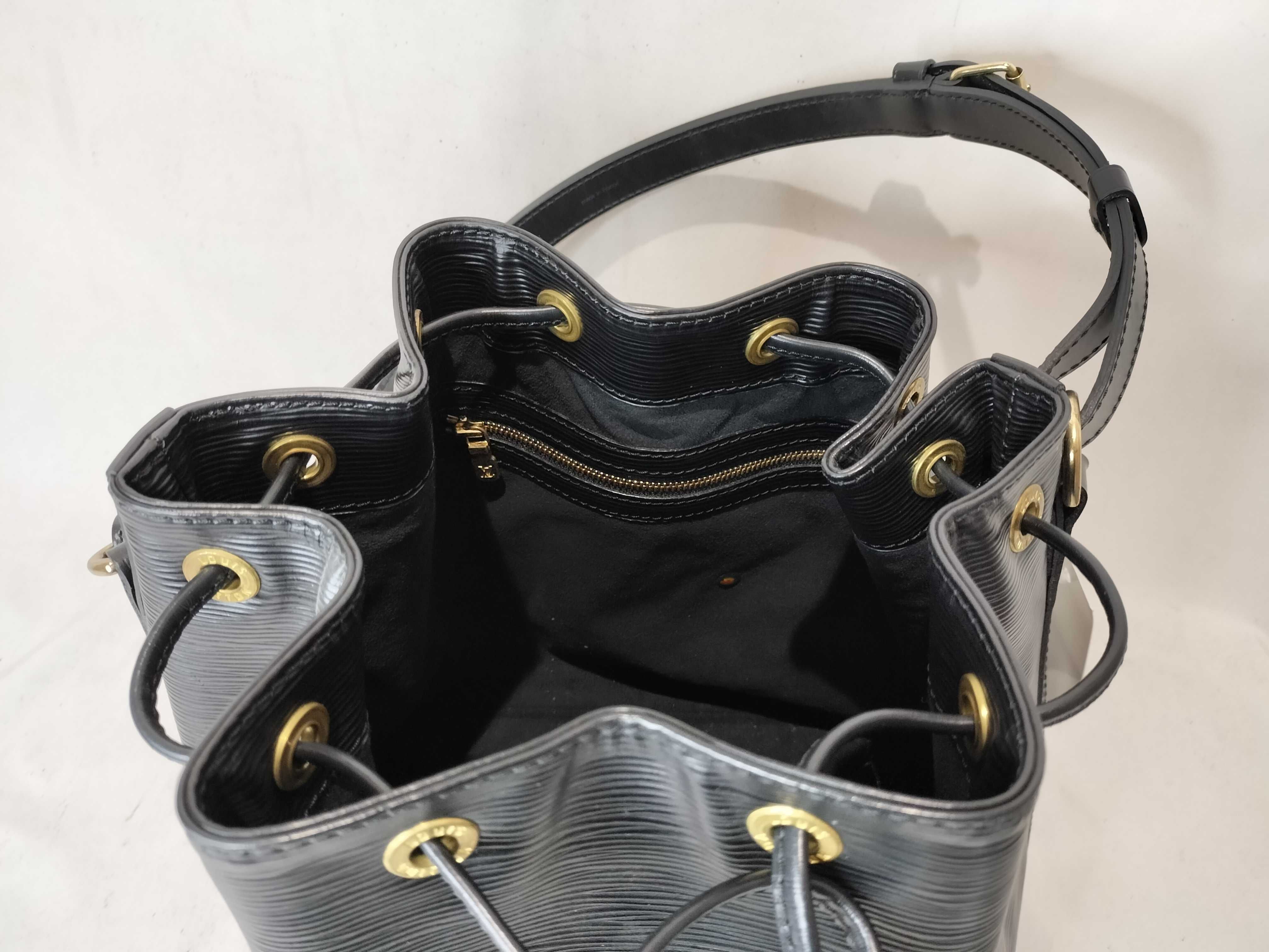 Epi Petit Noé Shoulder Bag — view 9