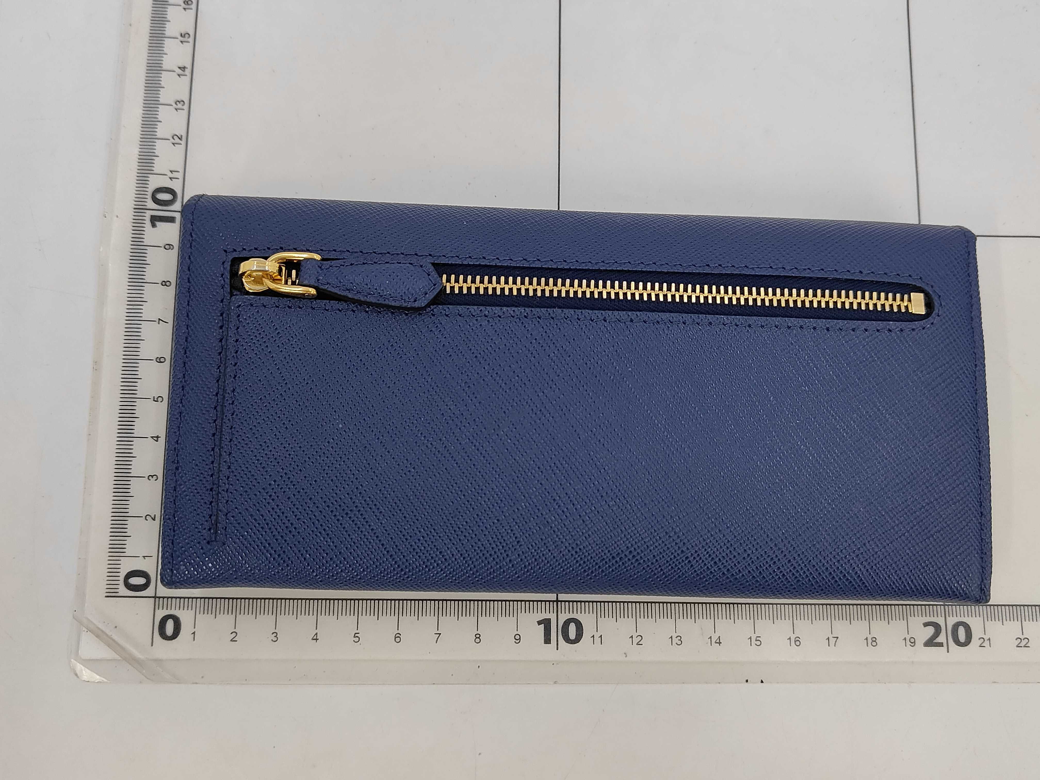 long wallet — view 2