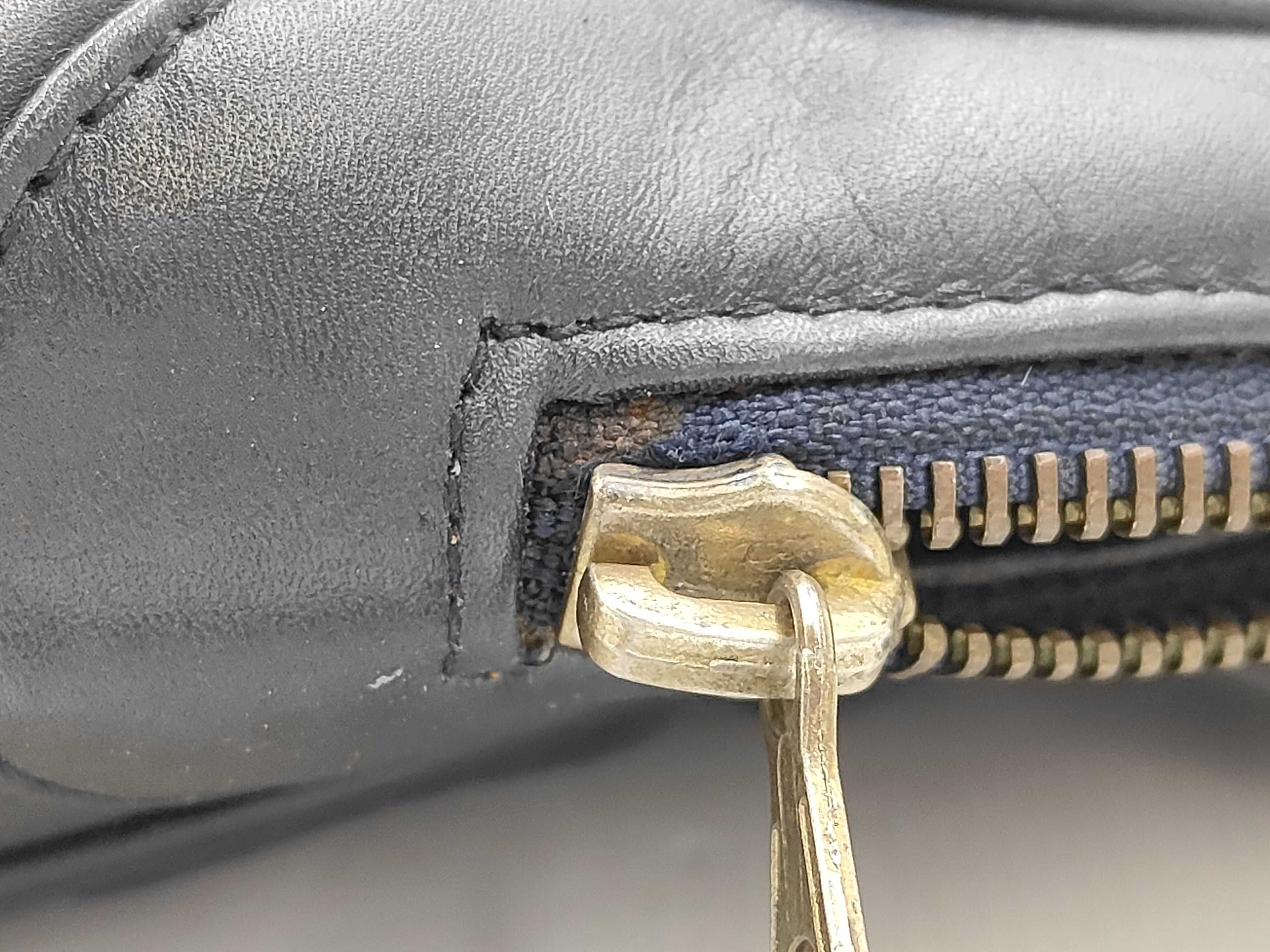 Shoulder Bag, V-Stitch, Navy Gold — view 15