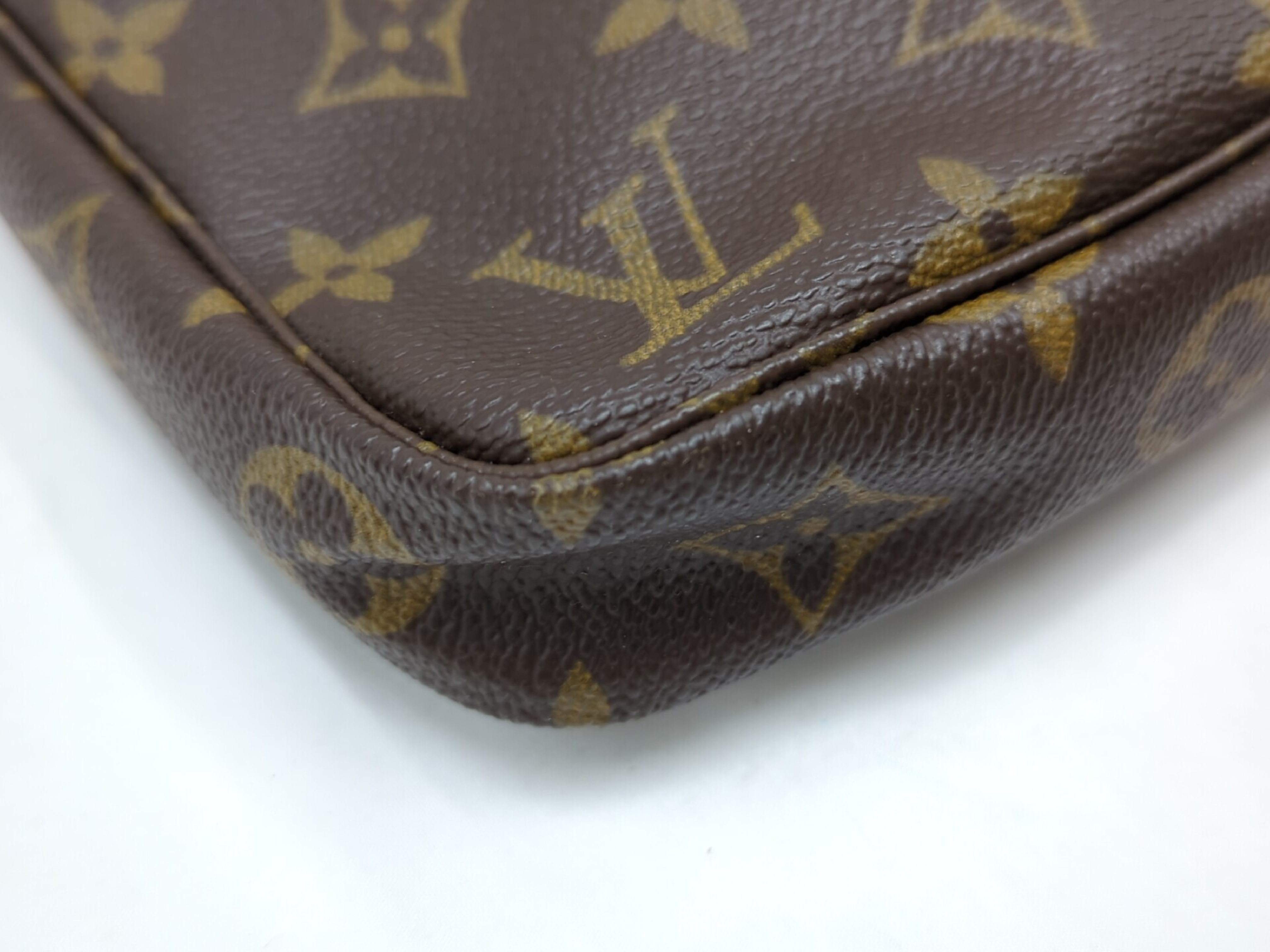 M40712 Monogram Pochette Accessoires Handbag — view 4