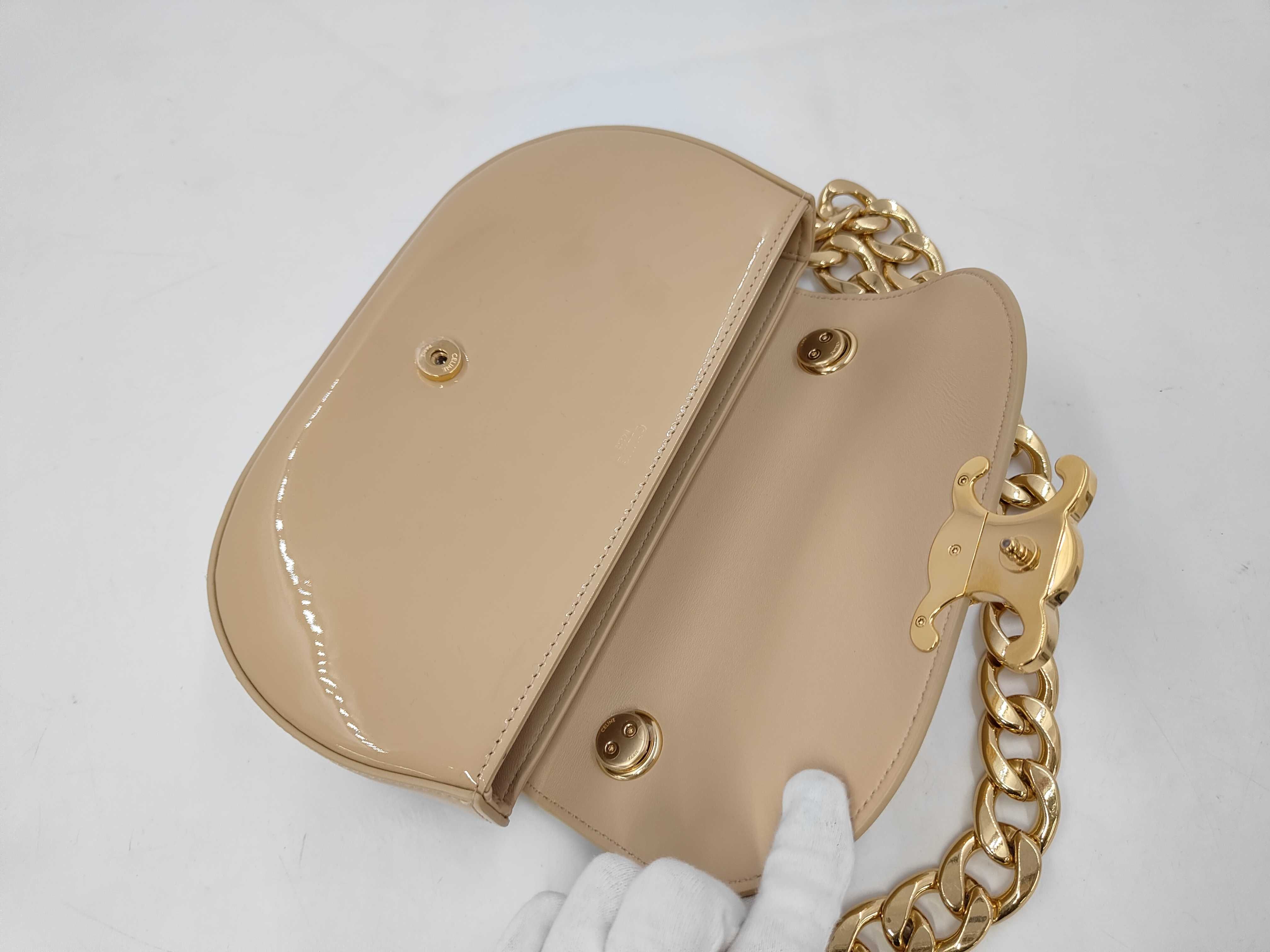 Triomphe Chain Shoulder Bag (Buzastarula Shoulder Bag) — view 8