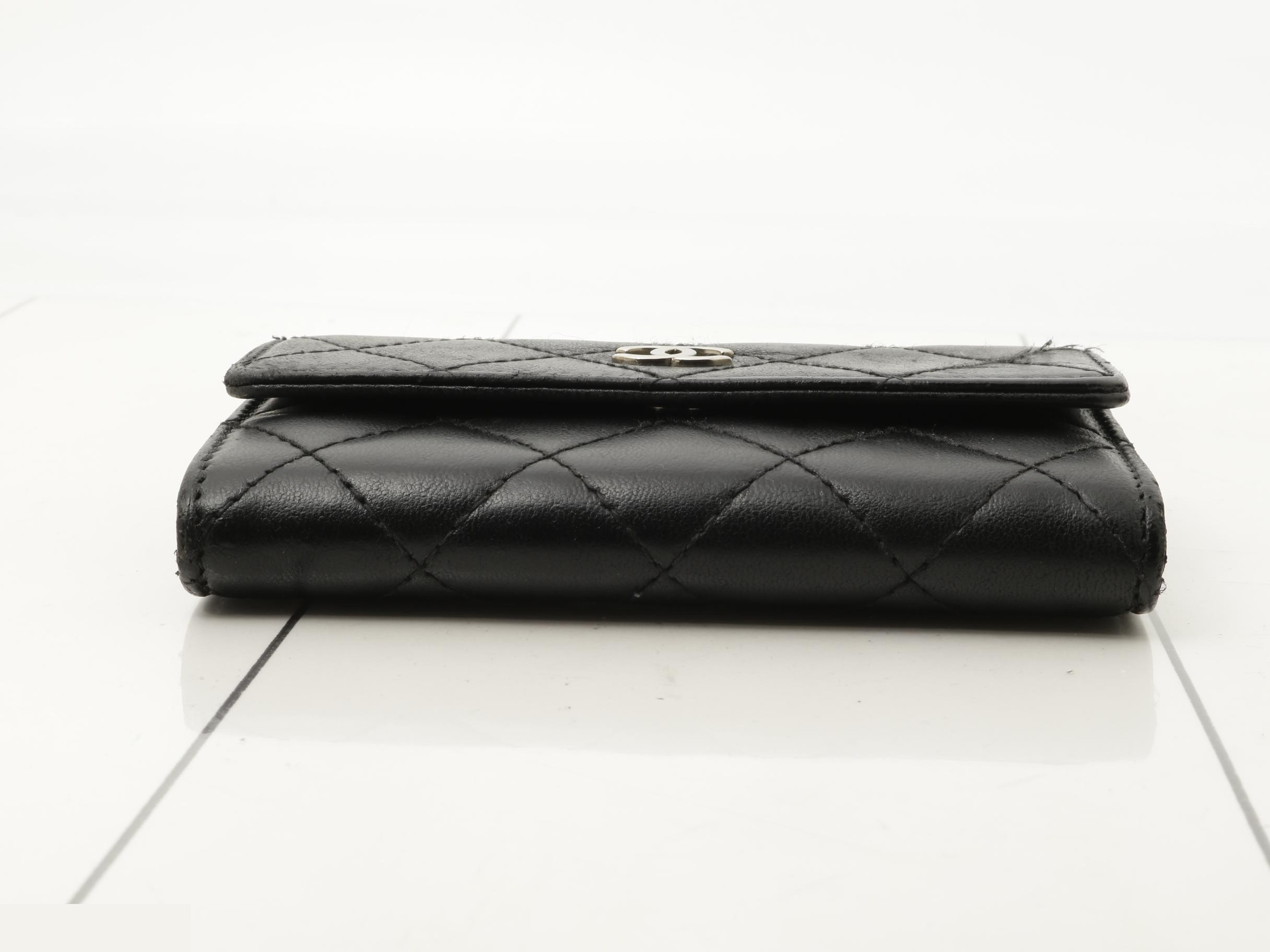 Matelassé flap card case with Coco Mark, series 14. — view 3