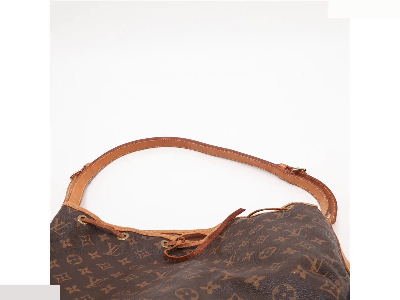 Monogram Noe M42224 Leather Shoulder Bag — view 6