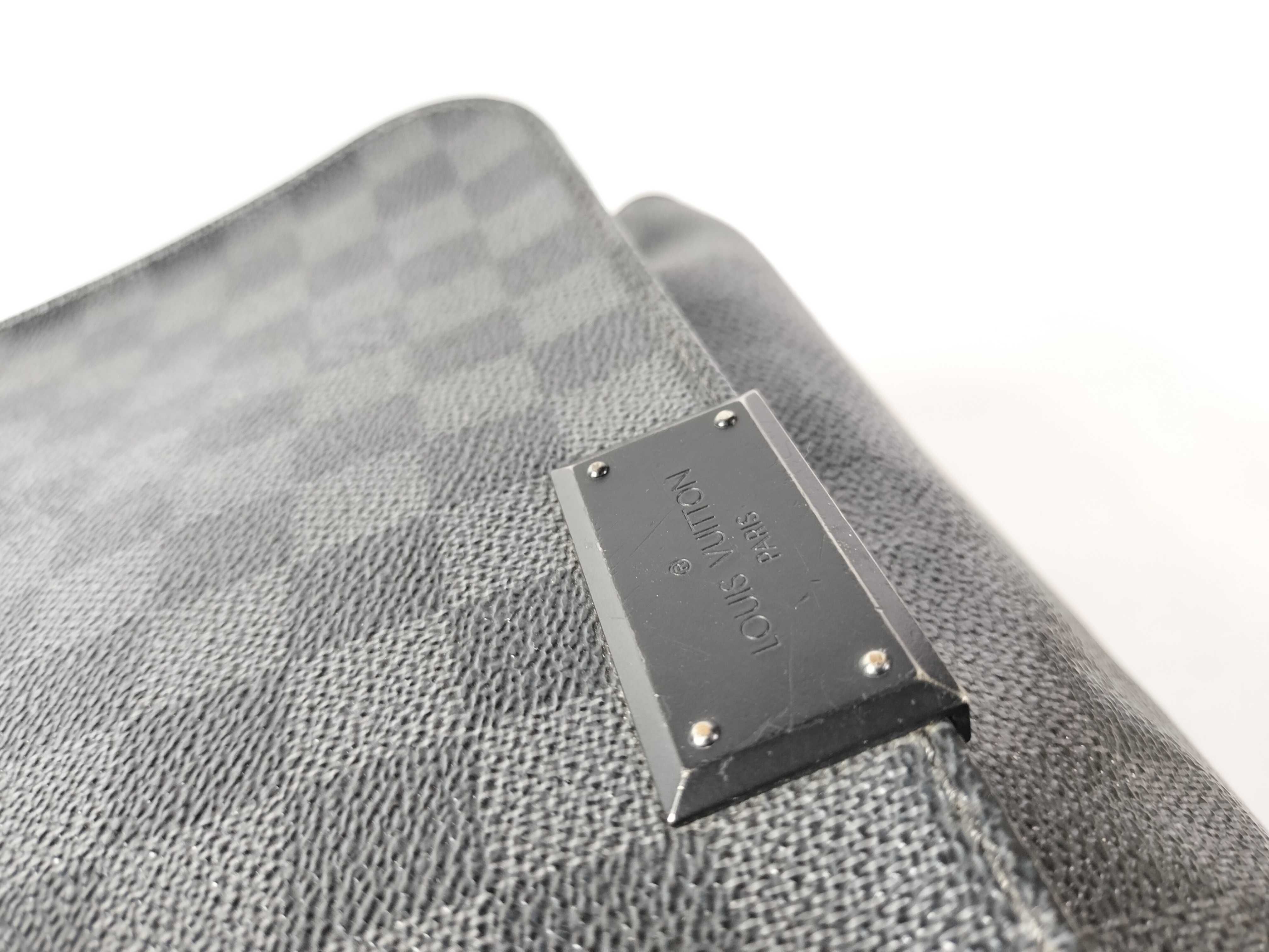 Monogram Graffiti Louis Vuitton Daniel MM N58029 Damier Graphite Shoulder Bag — view 8