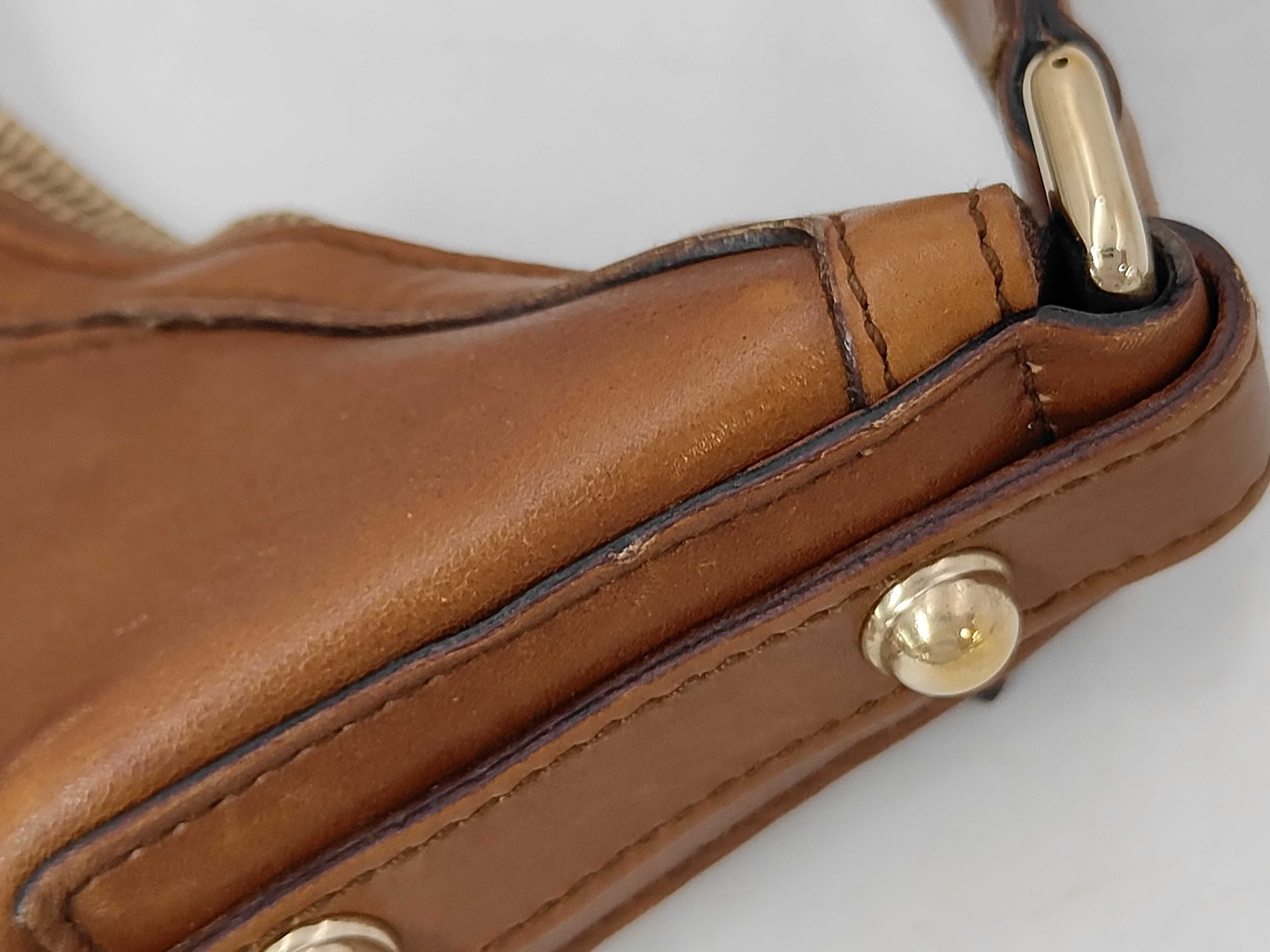 131026 Leather Shoulder Bag — view 11