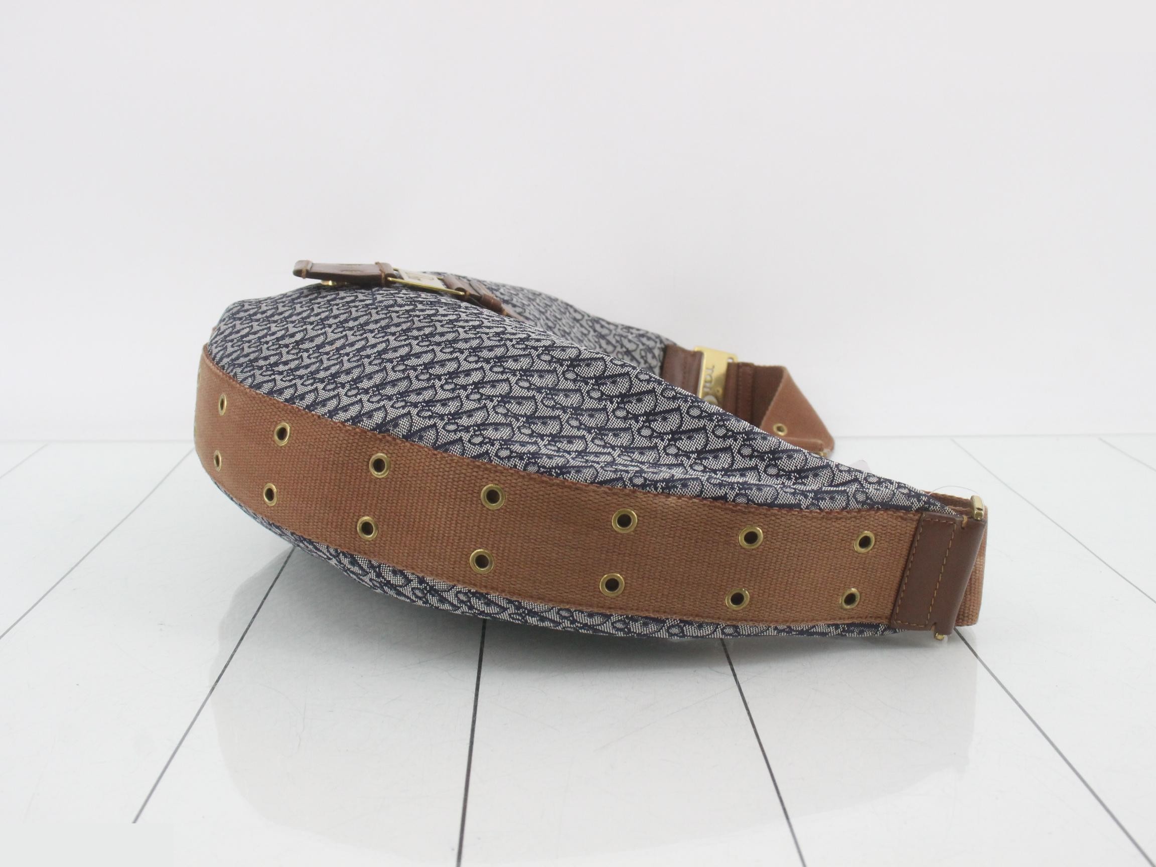 Street Chic Shoulder Bag - Navy/Brown — view 3