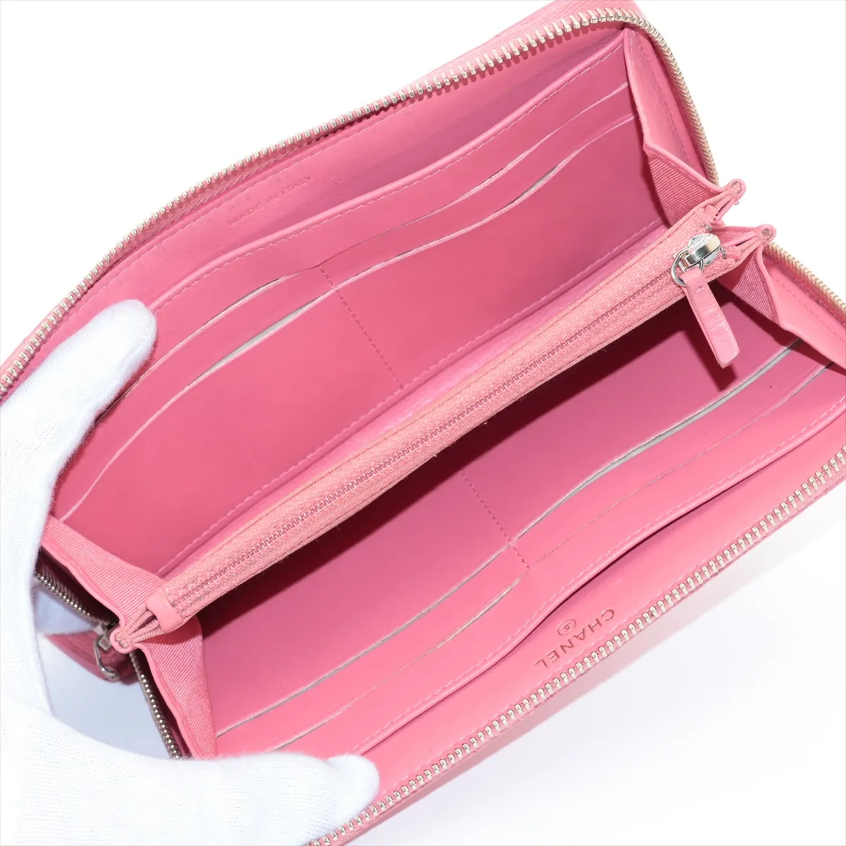 Matelassé Caviar Skin Round Zip Wallet, Pink with Gold Hardware, 25836437 — view 3