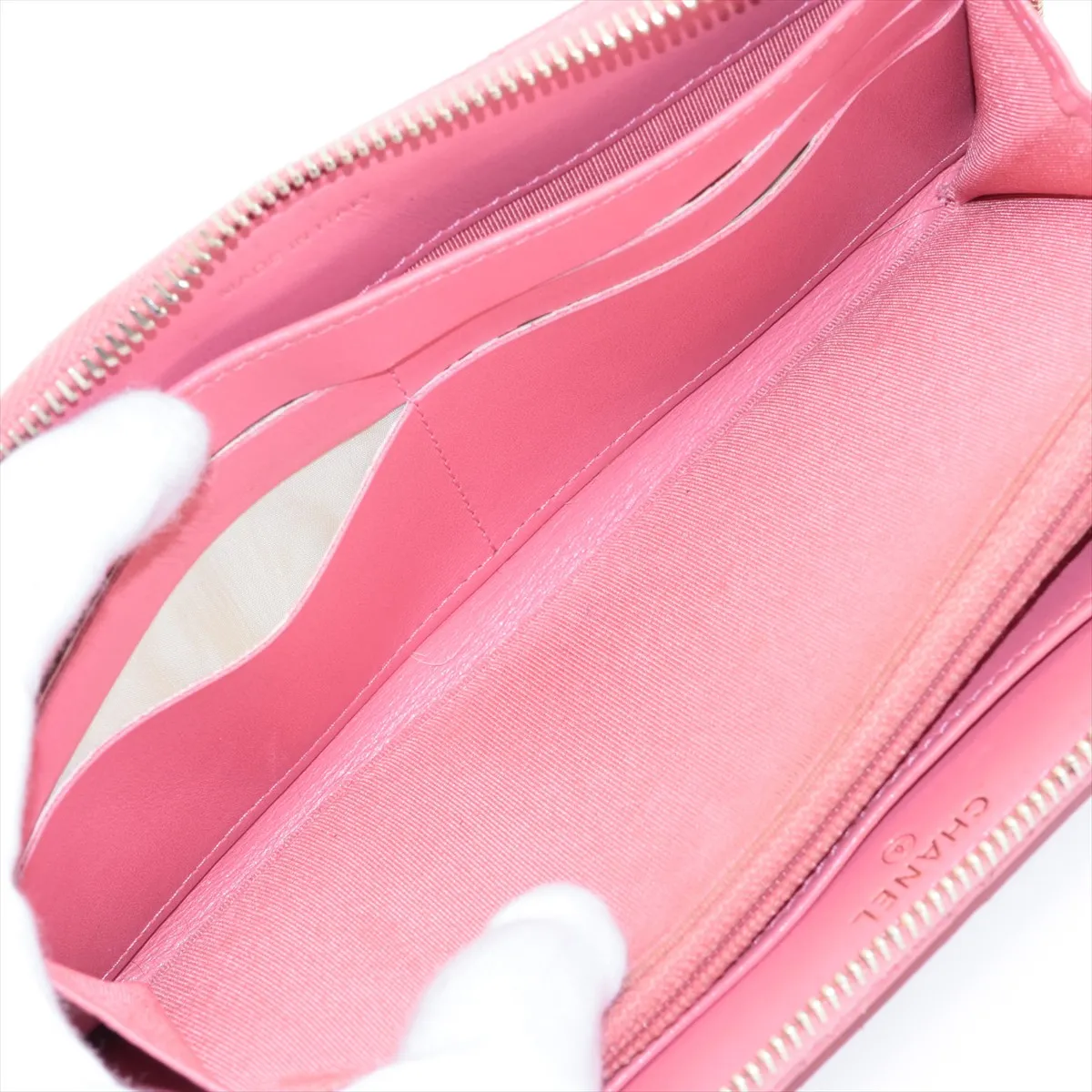 Matelassé Caviar Skin Round Zip Wallet, Pink with Gold Hardware, 25836437 — view 5