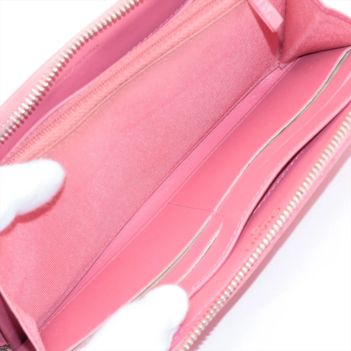 Matelassé Caviar Skin Round Zip Wallet, Pink with Gold Hardware, 25836437 — view 6