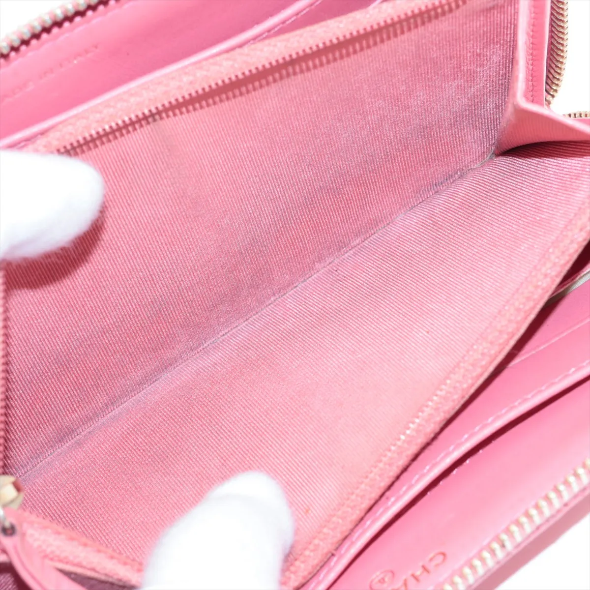 Matelassé Caviar Skin Round Zip Wallet, Pink with Gold Hardware, 25836437 — view 8
