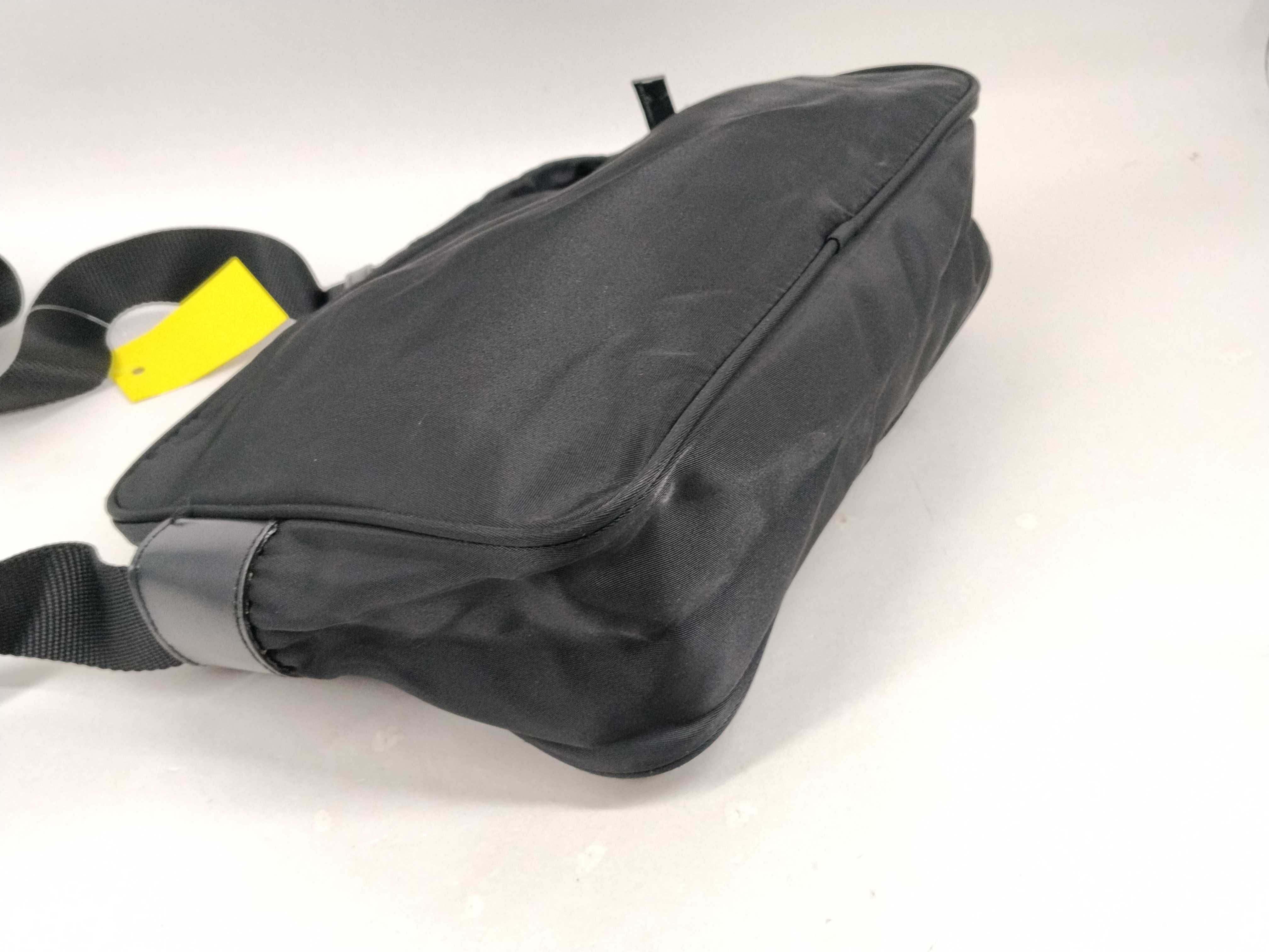 Nylon Shoulder Bag / Shoulder bag with some loose threads on the outside. — view 4