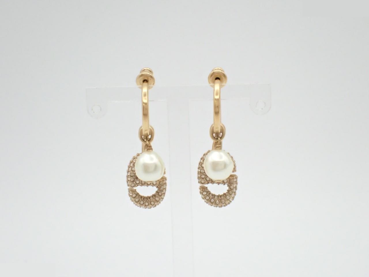 Gold earrings