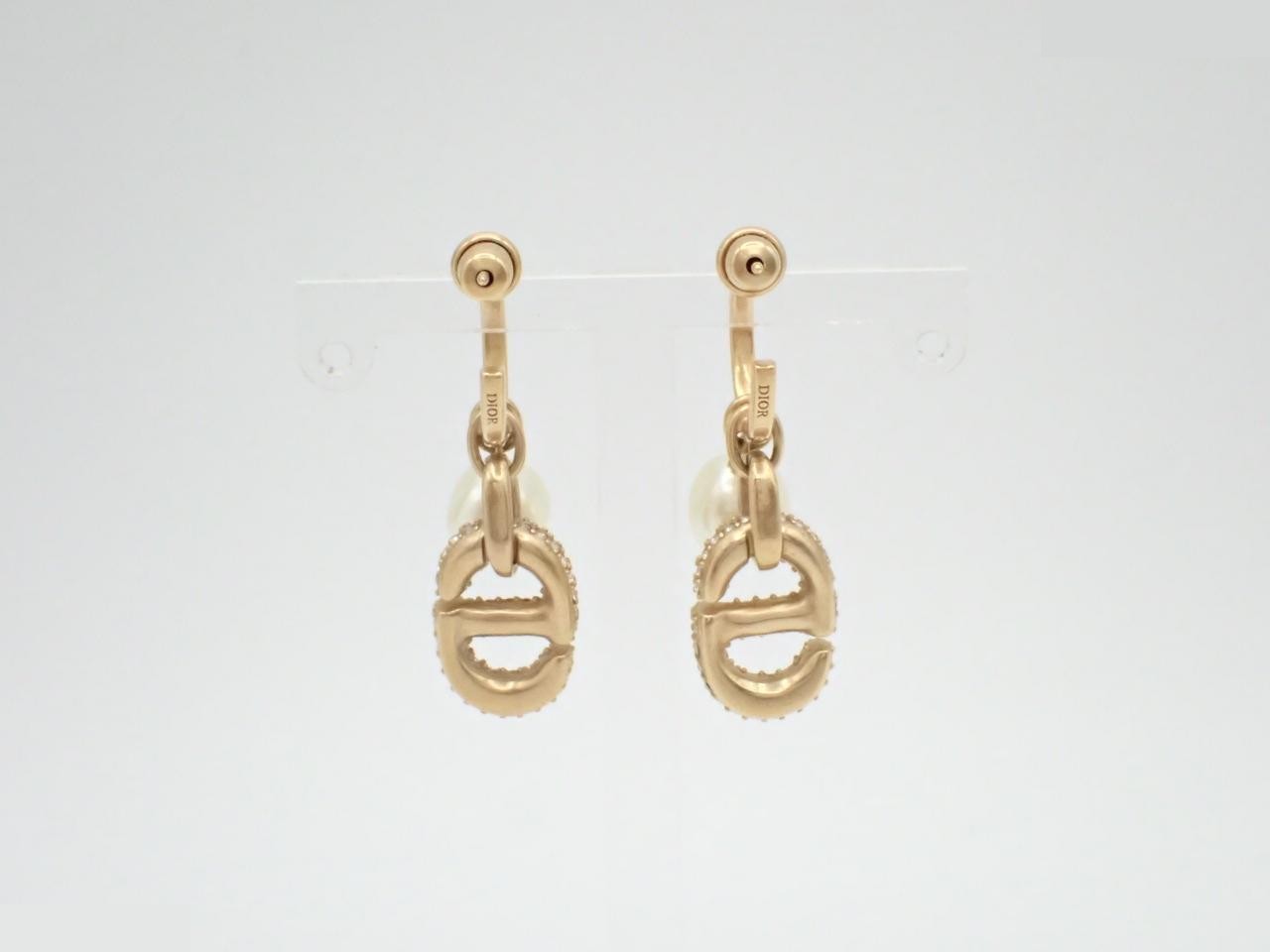 Gold earrings — view 2
