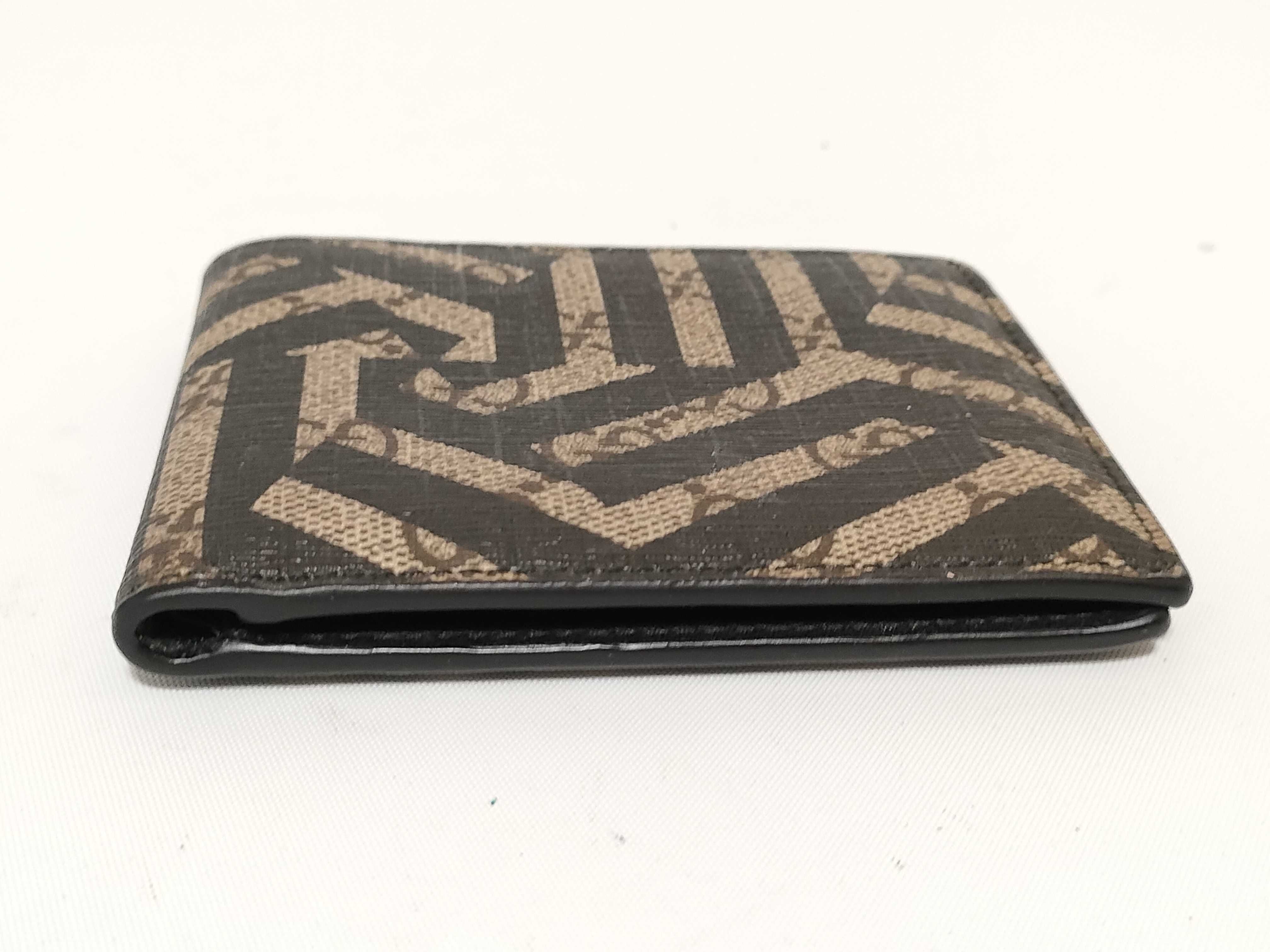 wallet — view 3