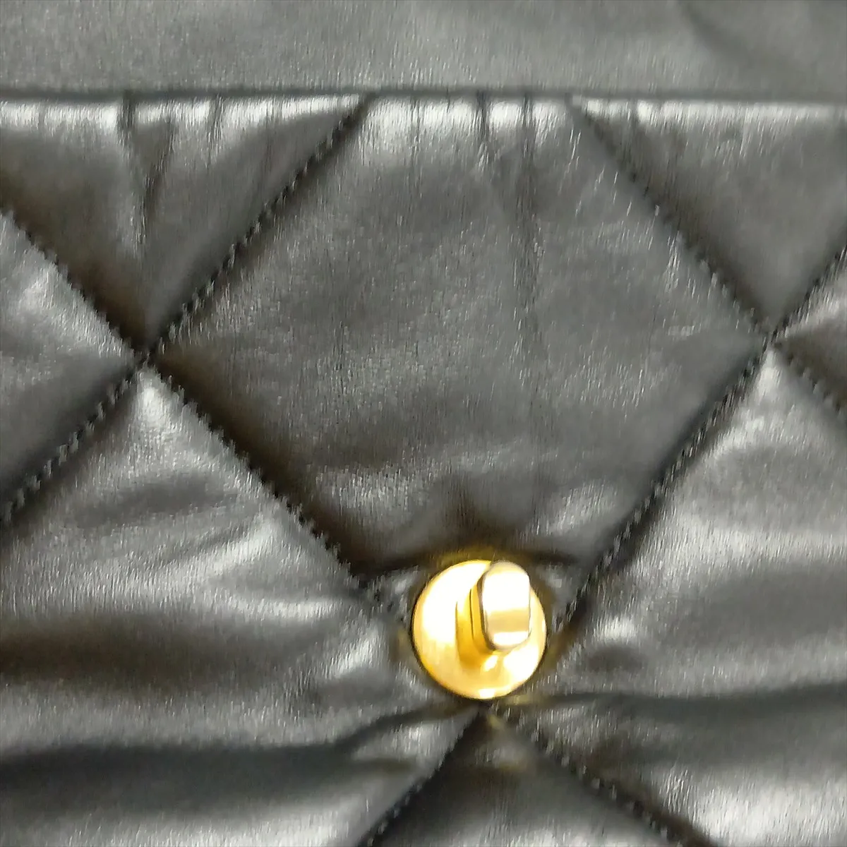 19 Lambskin Chain Shoulder Bag Black Gold x Silver Hardware L8P2A207 Random Plate — view 11