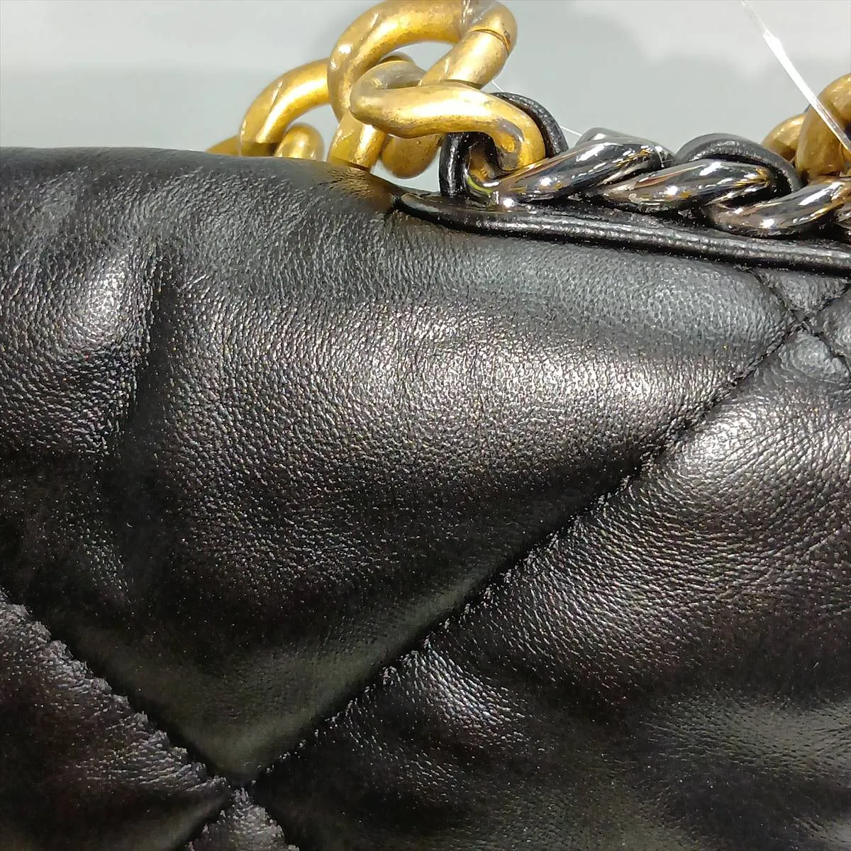 19 Lambskin Chain Shoulder Bag Black Gold x Silver Hardware L8P2A207 Random Plate — view 14