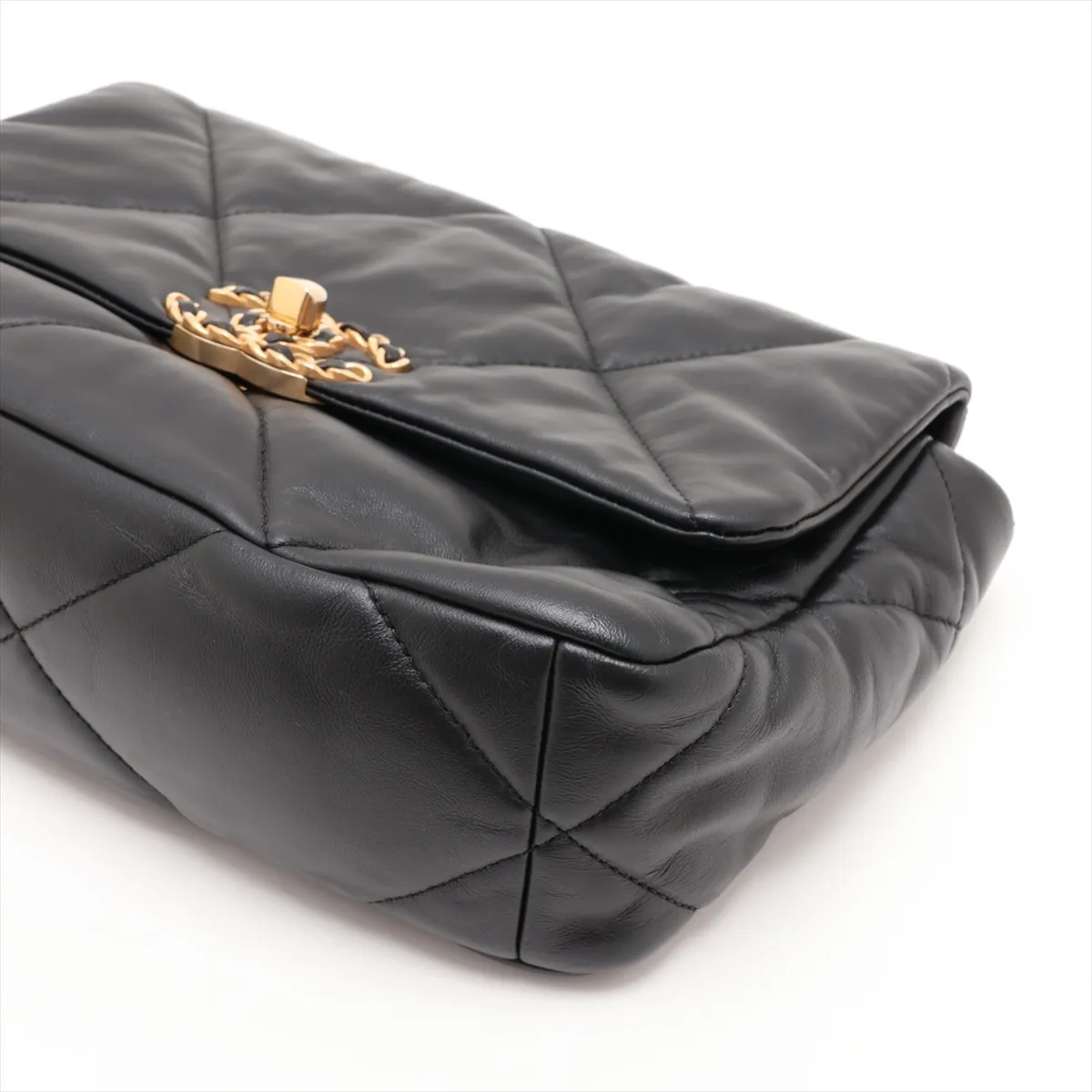 19 Lambskin Chain Shoulder Bag Black Gold x Silver Hardware L8P2A207 Random Plate — view 3