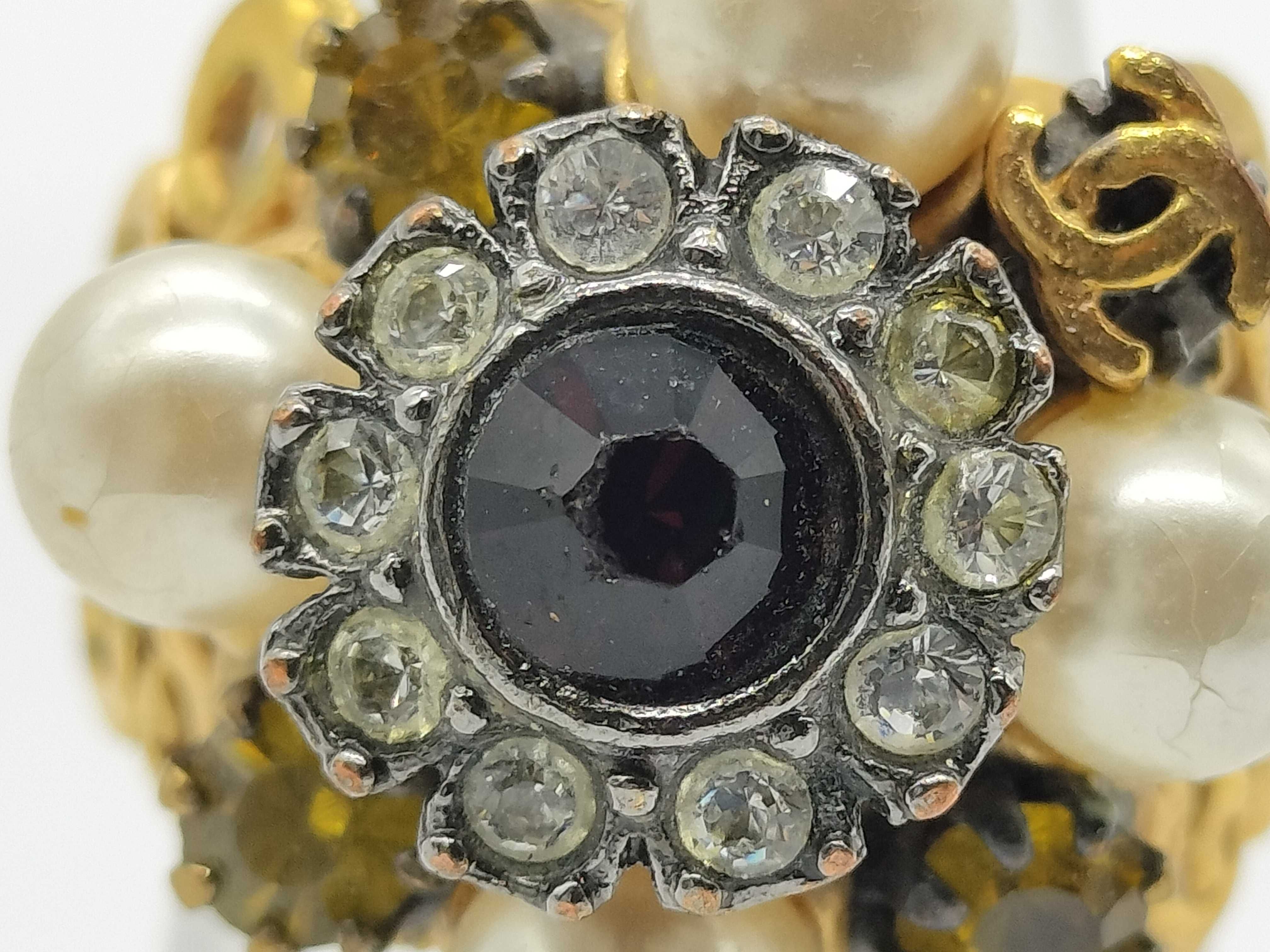 Ring 19 Ring — view 2