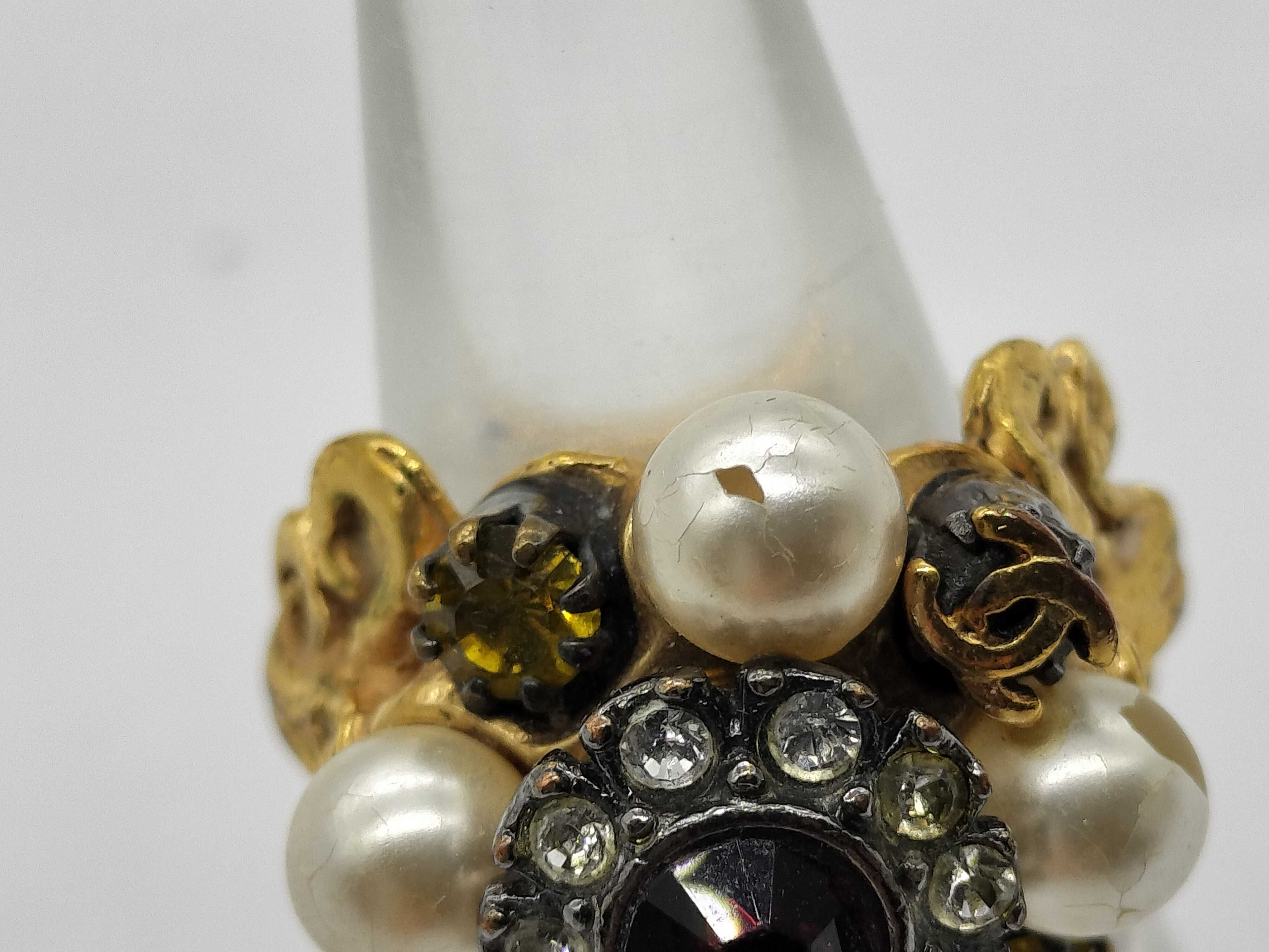 Ring 19 Ring — view 3