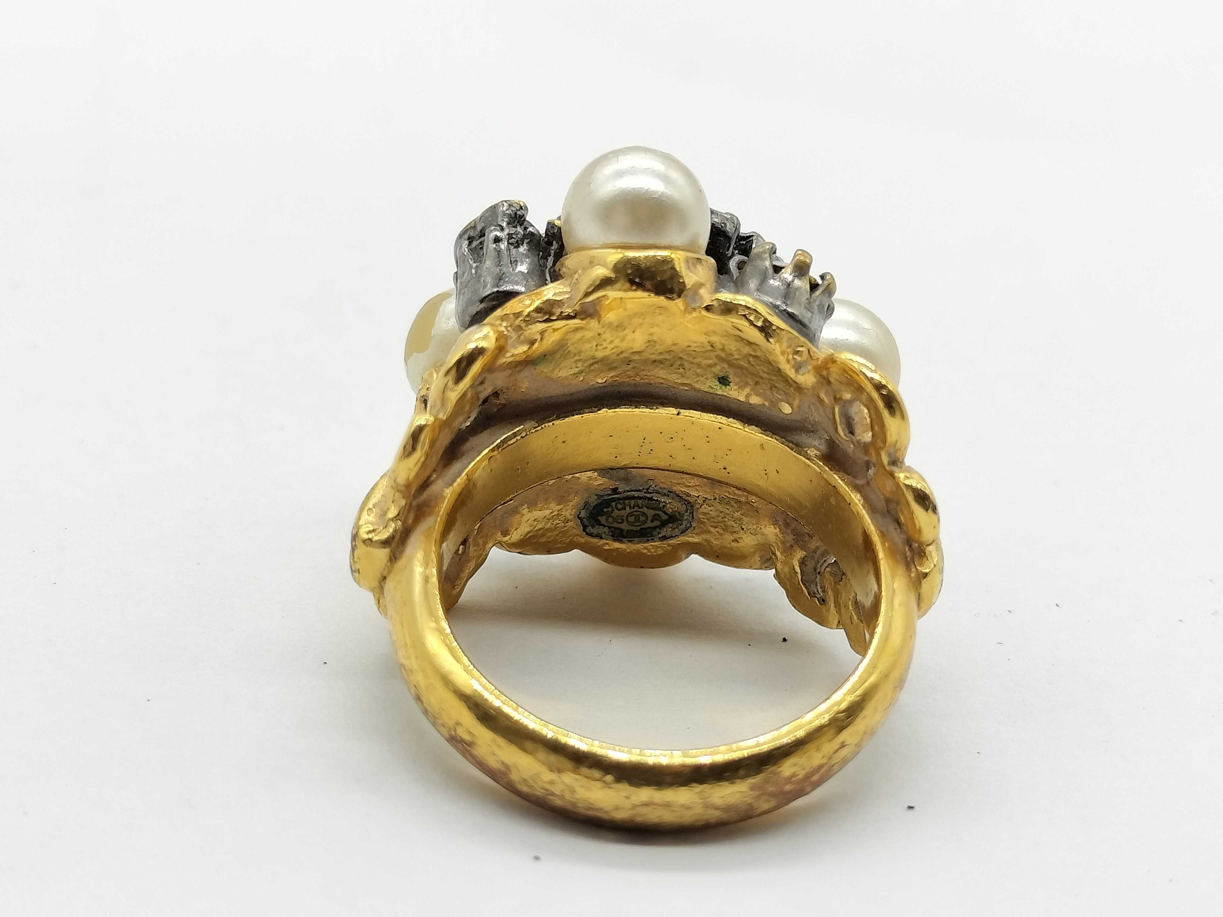 Ring 19 Ring — view 6