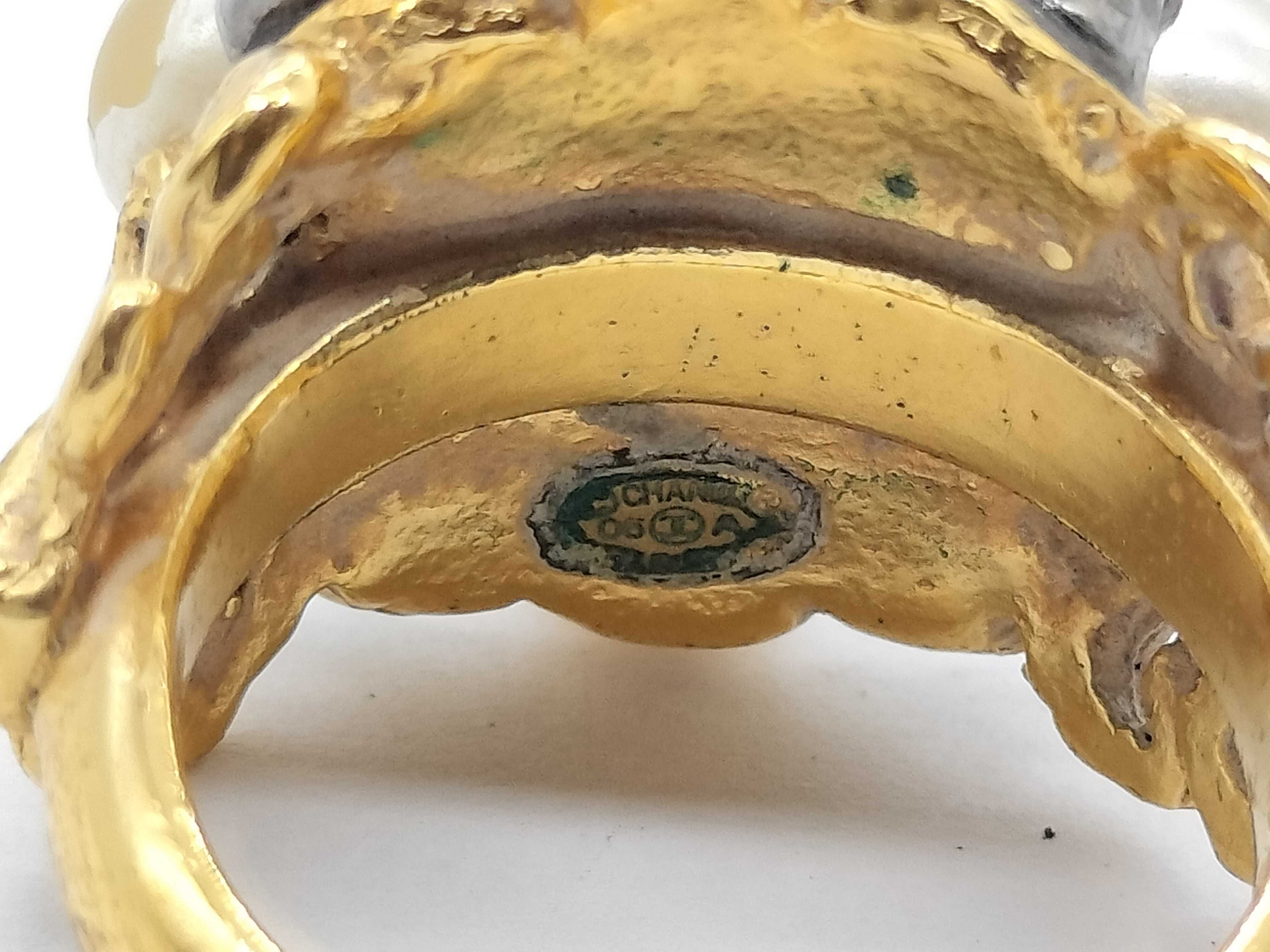 Ring 19 Ring — view 7