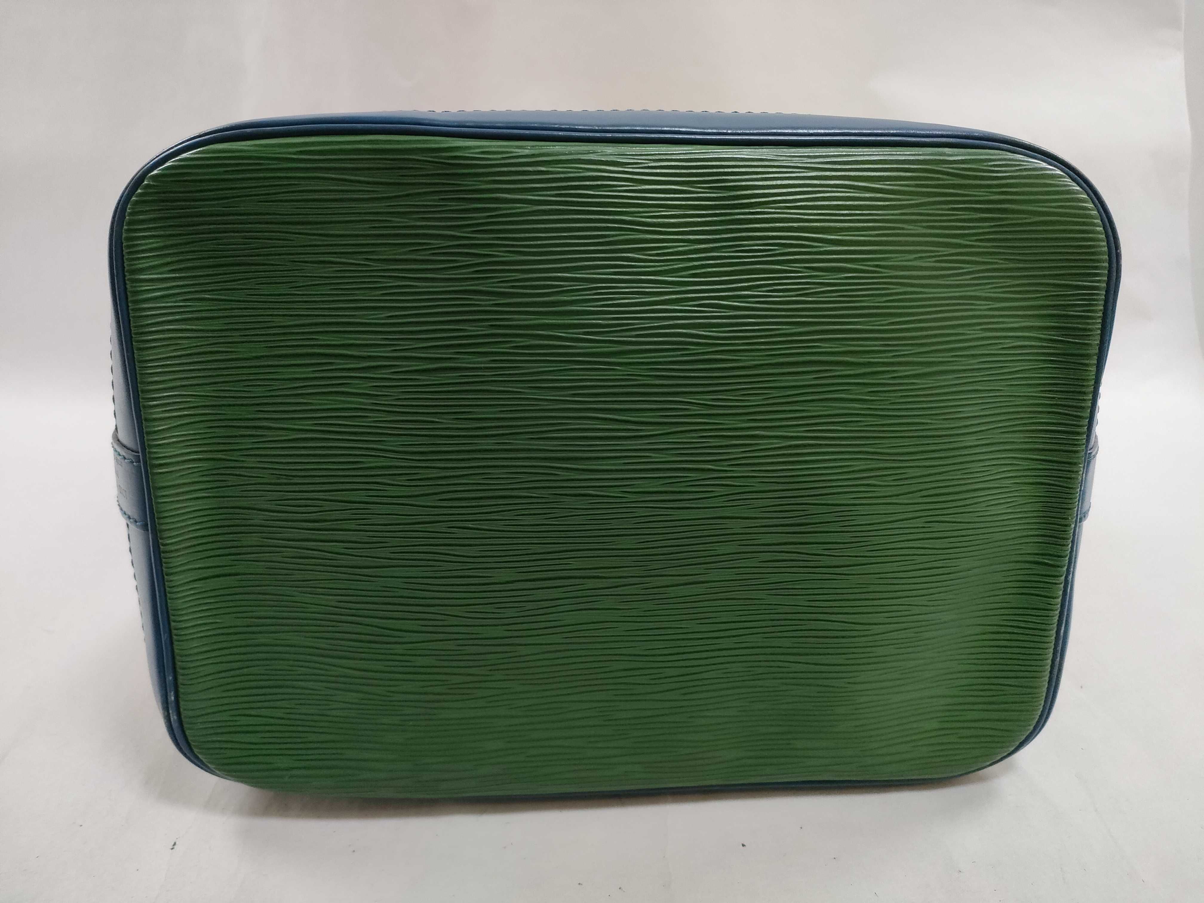 Epi Noé Bicolor Shoulder Bag — view 7