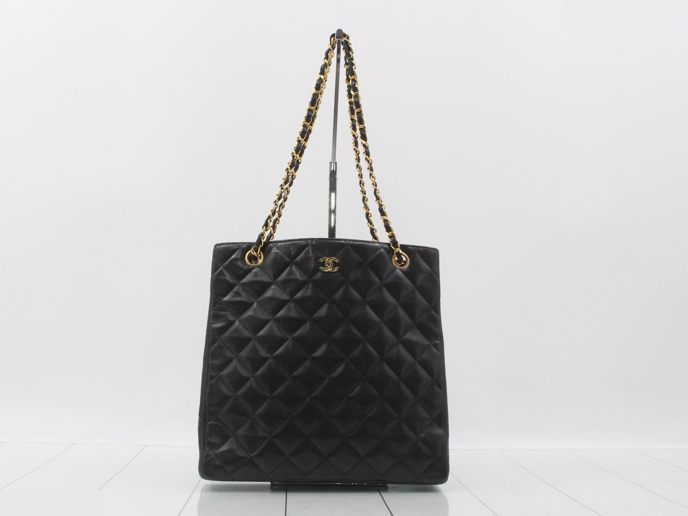 Matelassé Chain Shoulder Bag