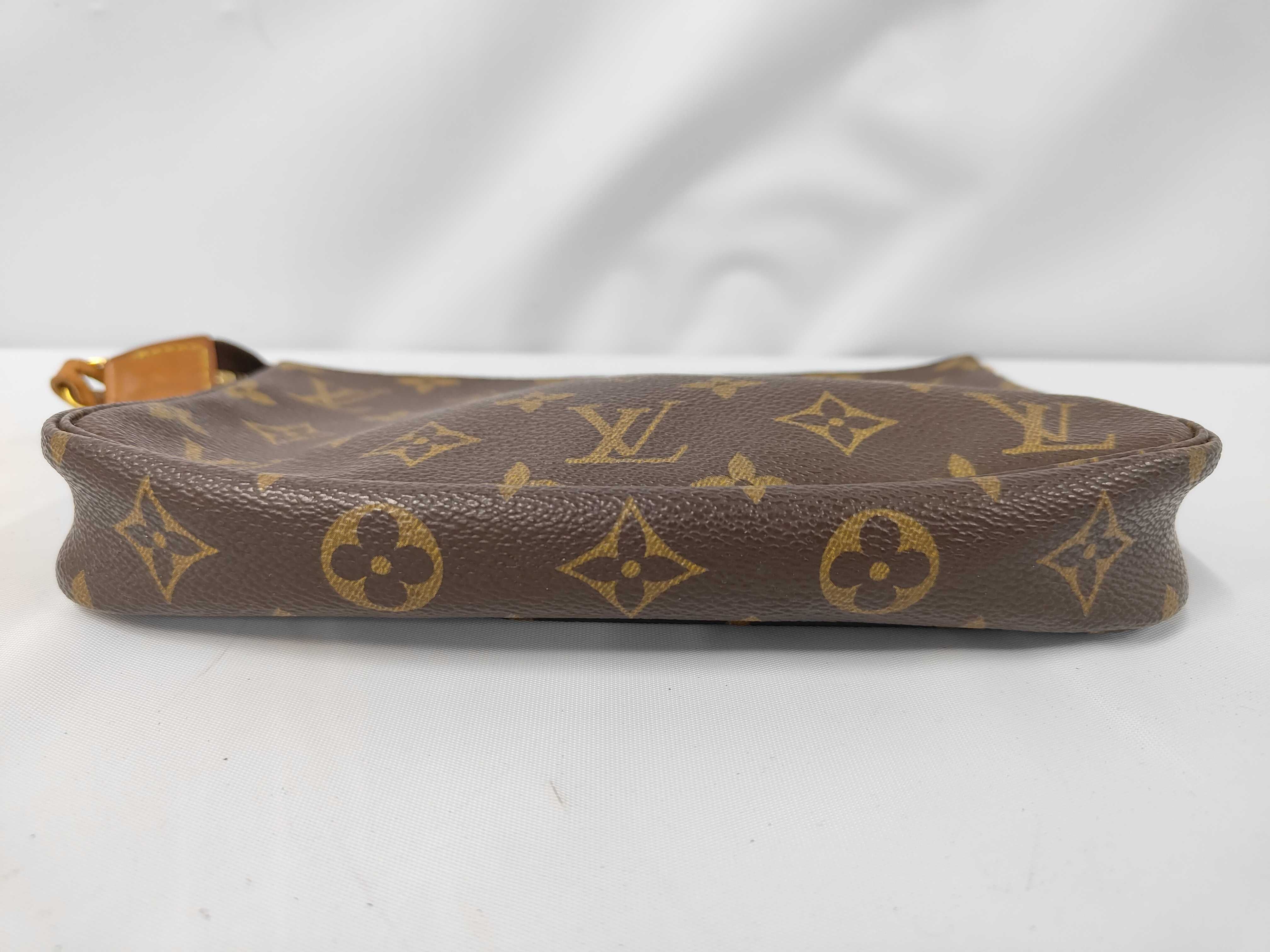 Monogram Pochette Accessoires M51980 Pouch — view 3