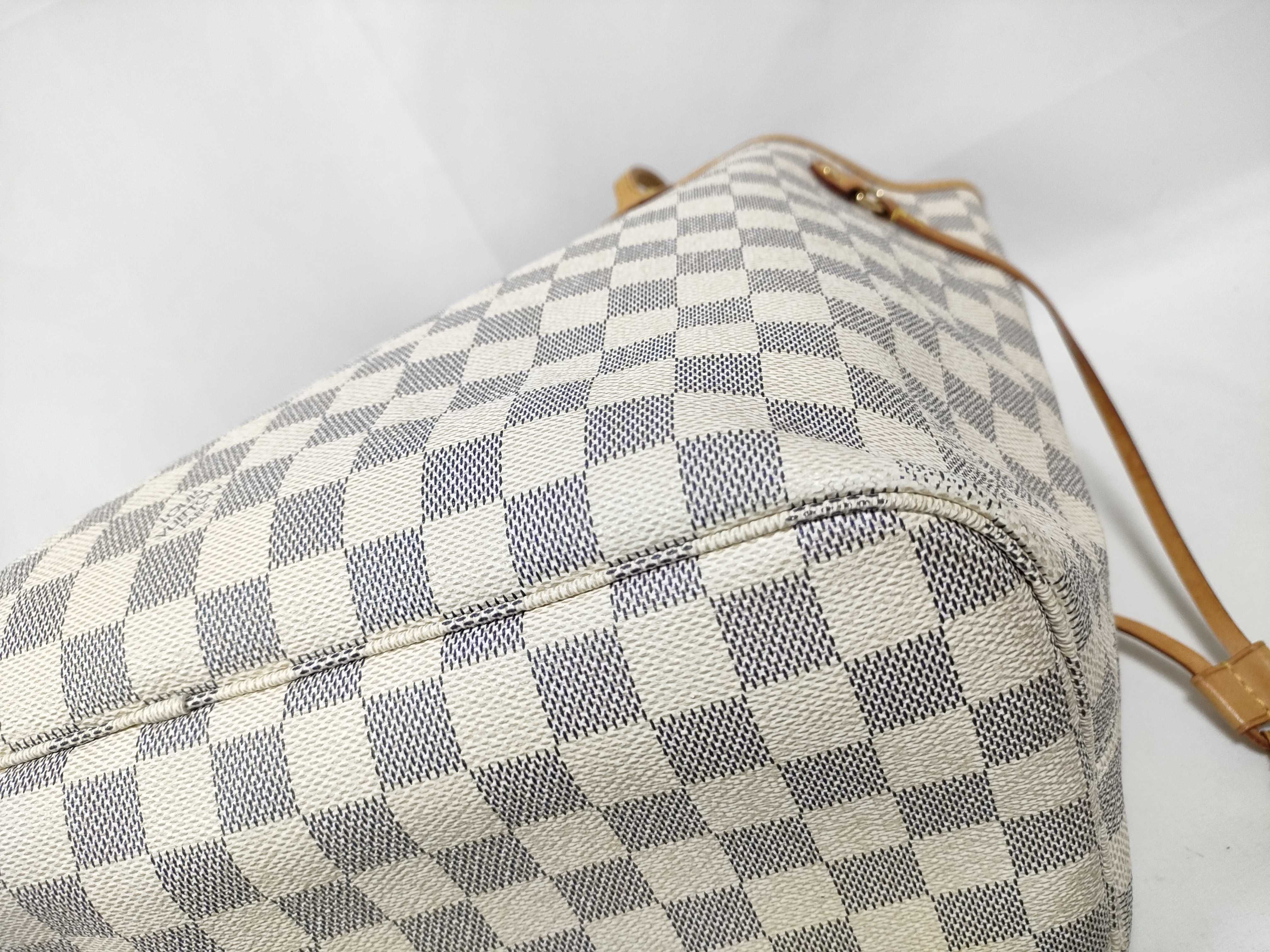 Damier Azur Neverfull MM Tote Shoulder Tote Bag — view 4